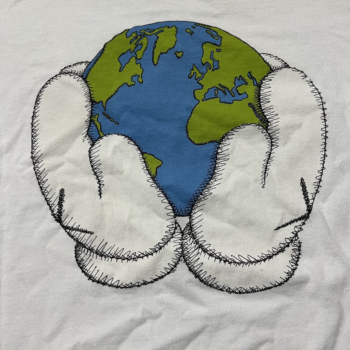 Kaws × Uniqlo Kaws x Uniqlo Streetwear Graphic T-Shirt Size US L / EU 52-54 / 3 - 3 Thumbnail