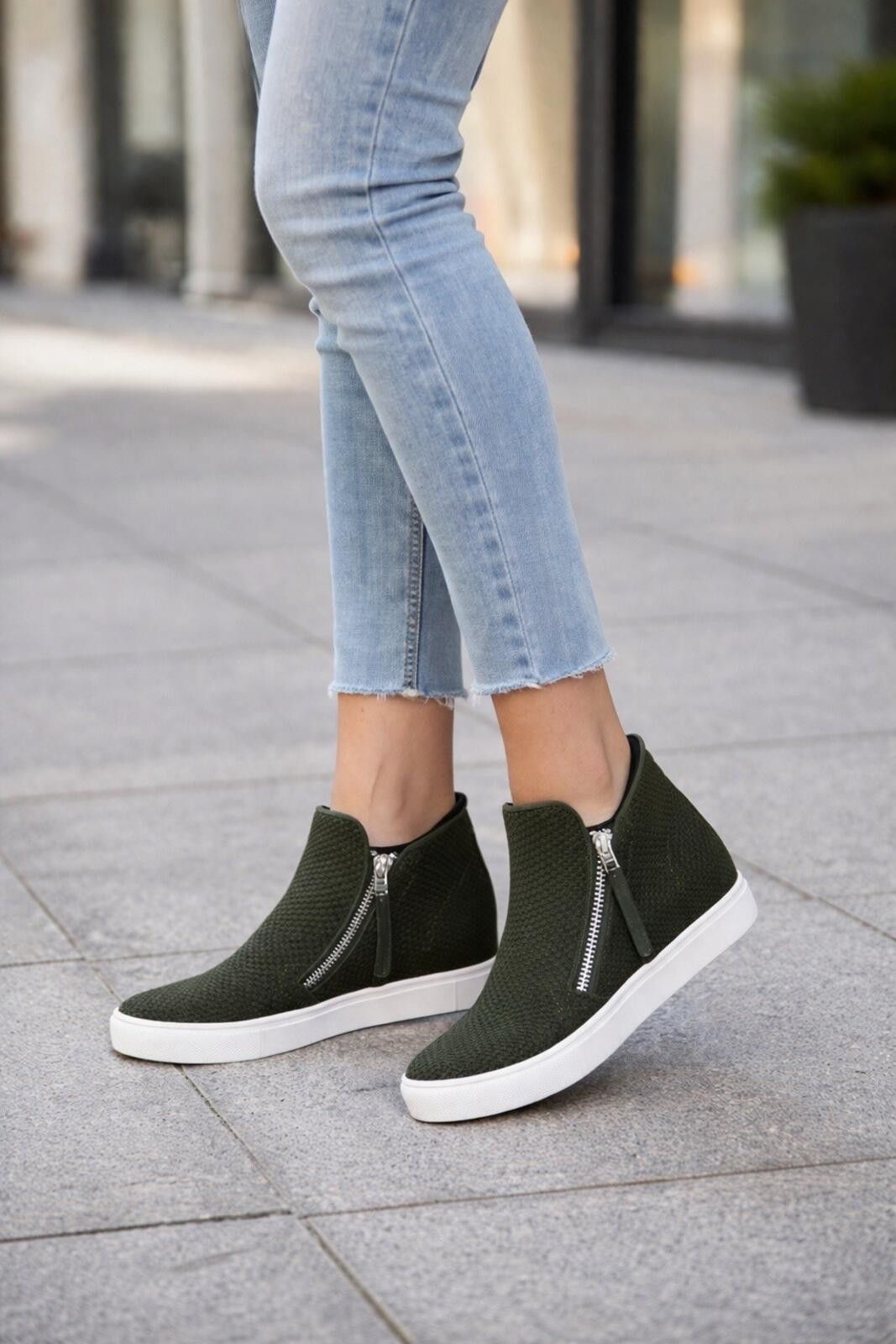 Steve Madden Steve Madden Click Women Olive Hidden Wedge Sneakers Sz 9M Size US 9 / IT 39 - 2 Thumbnail