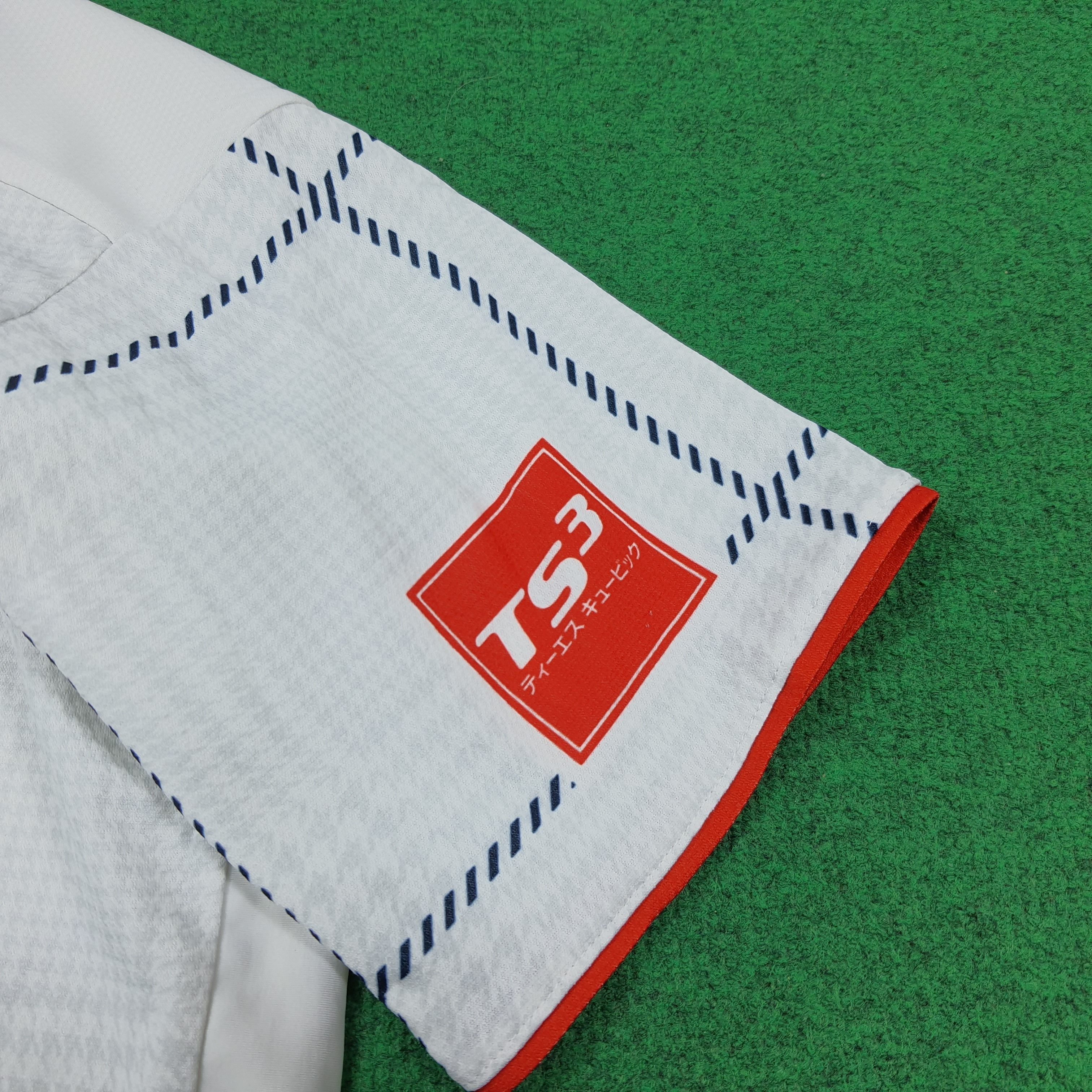 Mizuno Vintage Nagoya Grampus Eight J-League Away Jersey C285N56 Size US M / EU 48-50 / 2 - 5 Thumbnail