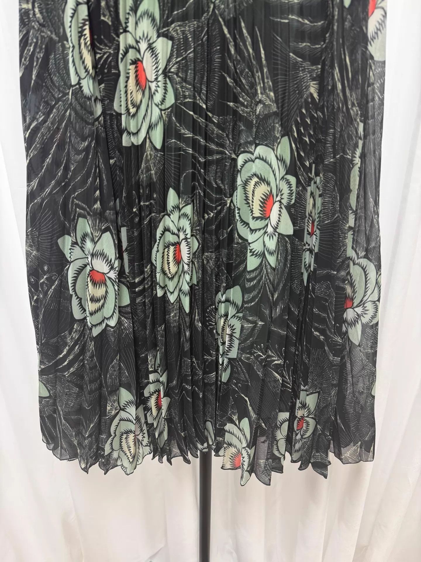 Dries Van Noten DRIES VAN NOTEN Floral Print Pleated Midi Skirt Size 24" / US 00 / IT 34 - 2 Thumbnail