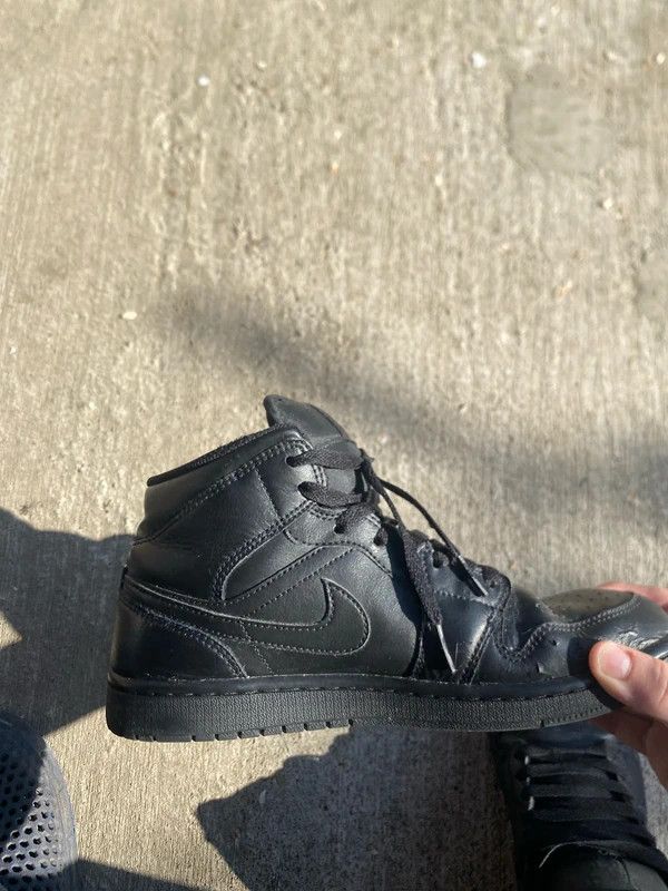 Jordan Brand Jordan 1 High Black Size US 7.5 / EU 40-41 - 3 Thumbnail