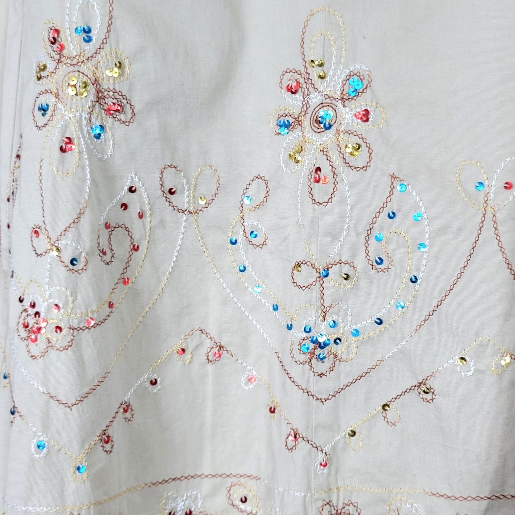 Vintage VINTAGE Fashion Bug Skirt Women Knee Length Beige Plus 24 Sequin Back Zip Stretch Woven Cotton Spandex Buy Now Womens Size 42" / US 20 - 2 Thumbnail