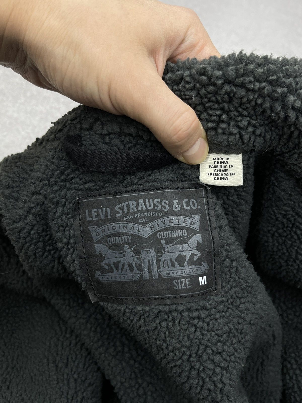 Levi's Mens Levis Sherpa Denim Jacket Black Y2K Size M Size US M / EU 48-50 / 2 - 12 Thumbnail