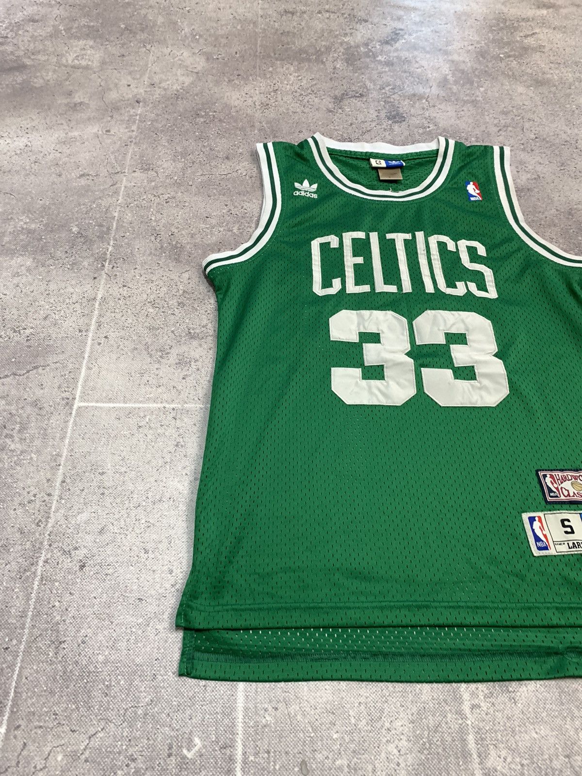 NBA × Vintage Vintage Celtic Bird 33 Adidas jersey Y2K NBA JERSEY Size US S / EU 44-46 / 1 - 8 Thumbnail