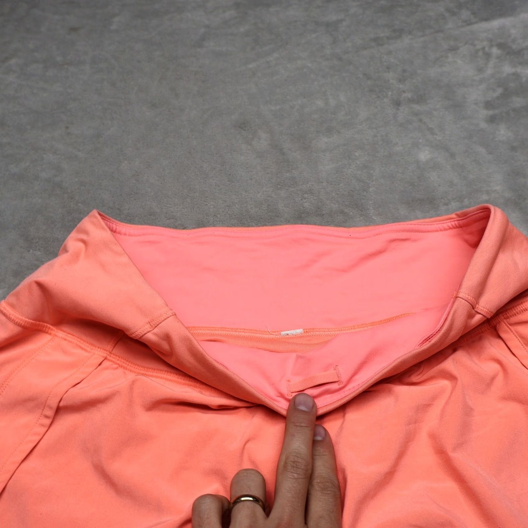 Lululemon Lululemon Shorts Women 6 Peach Run Times Stretch Wicking Drawcord Zip Pocket 4" Athletic Summer Activewear Shirt/Hip? Size 28" / US 6 / IT 42 - 3 Thumbnail