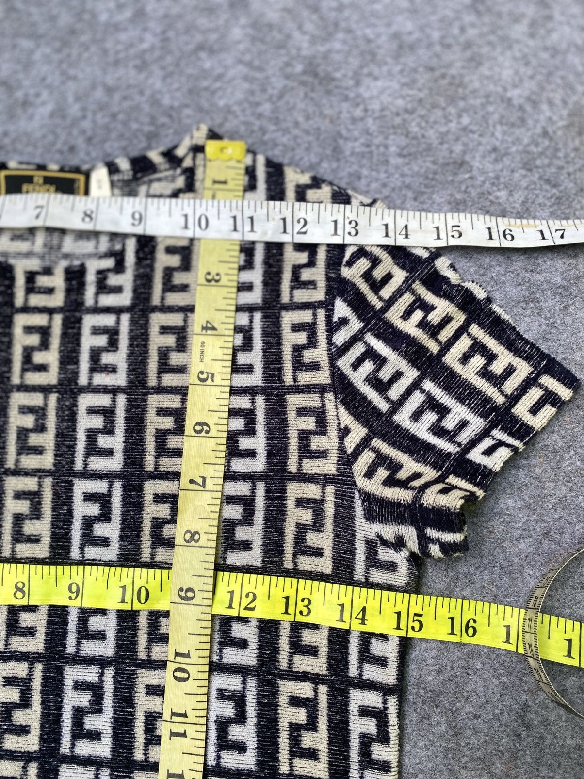 Fendi Fendi monogram crop top Size M / US 6-8 / IT 42-44 - 13 Thumbnail
