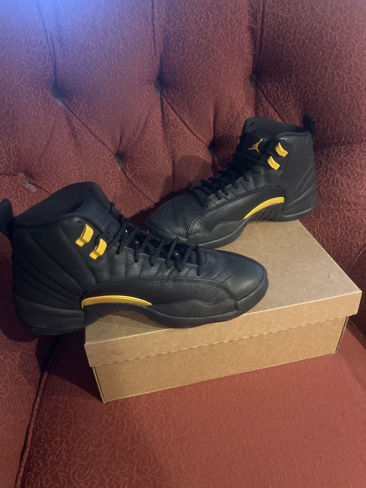 Jordan Brand × Nike Black Taxi Jordan 12 Size US 9 / EU 42 - 2 Thumbnail