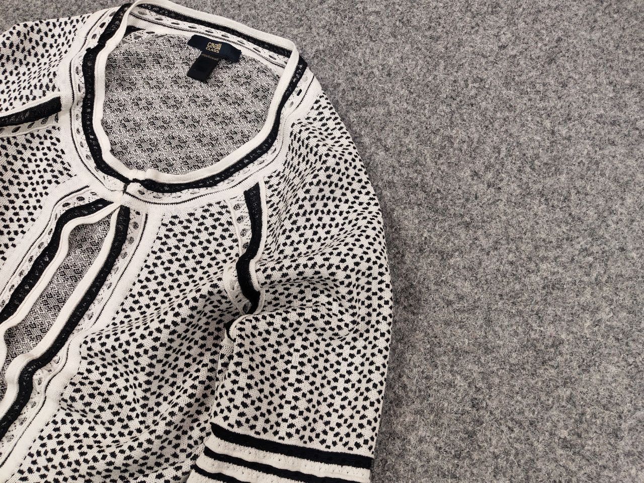Roberto Cavalli Roberto Cavalli Slass Textured cut-out Sweater wide sleeve Size M / US 6-8 / IT 42-44 - 4 Thumbnail