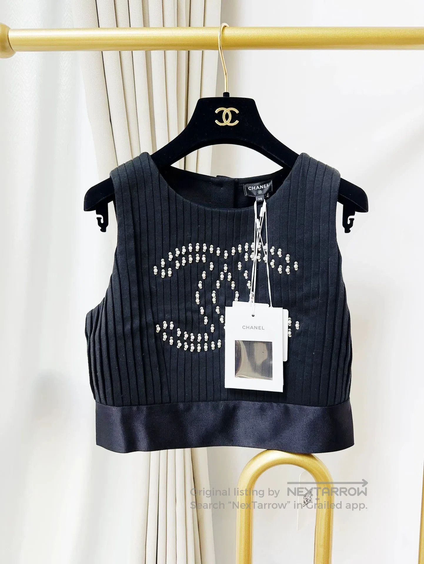 Chanel Chanel 22A Pearl CC Logo Sleeveless Top. Size US M / EU 48-50 / 2 - 1 Thumbnail