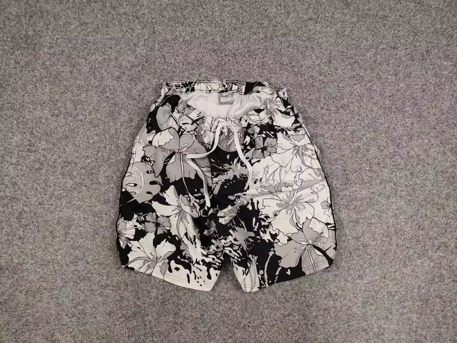 Nike Vintage 90's Nike Casual Polyester Multi logo Flowers Shorts Size US 36 / EU 52 - 1 Thumbnail