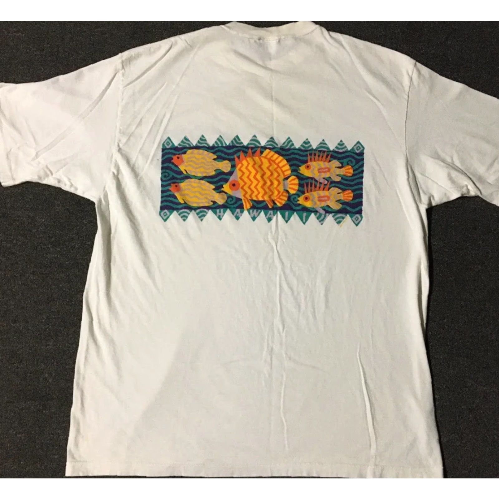 Vintage VINTAGE 90s Hawaii Abstract Fish T-Shirt XL White USA Surf Beach Ocean Graphic Tee Men Size US XL / EU 56 / 4 - 2 Thumbnail
