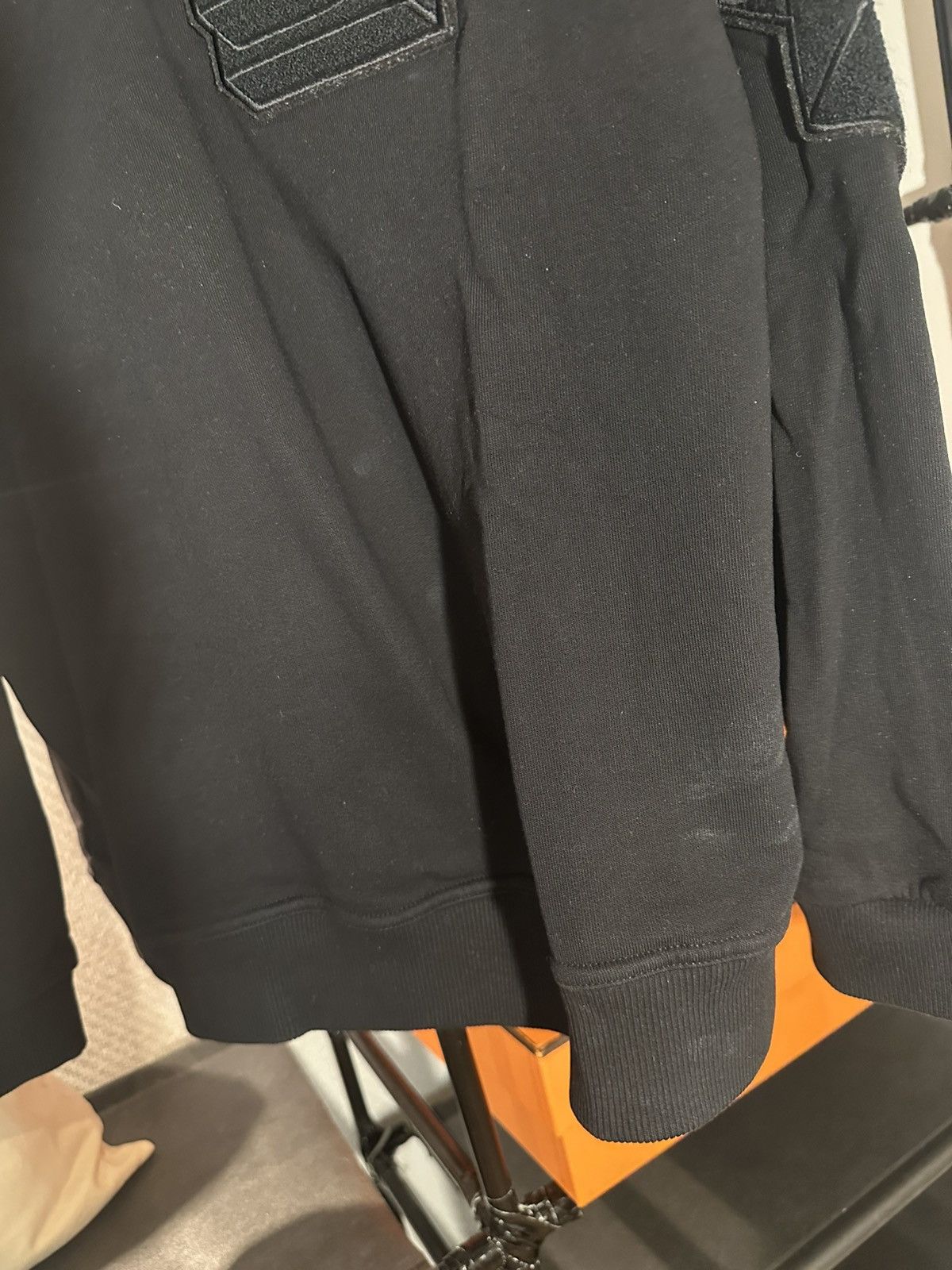 Burberry Burberry “B” Chenille & Star Patch Sweatshirt Black M Size US M / EU 48-50 / 2 - 4 Thumbnail