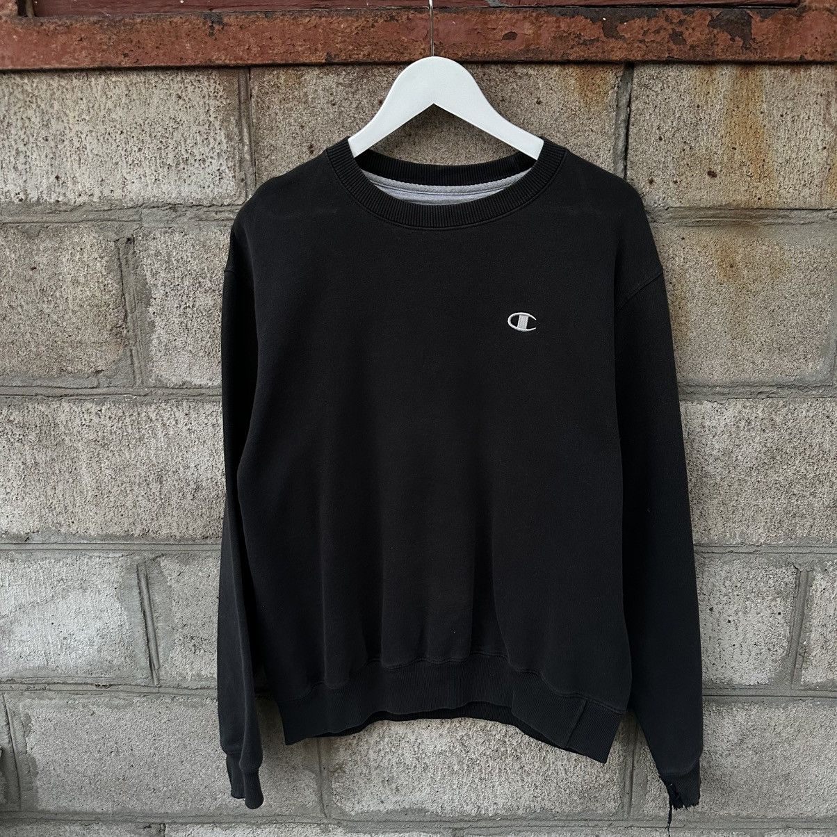 Champion Vintage Champion Sweatshirt Small Logo Size M Y2K 00s Used Size US M / EU 48-50 / 2 - 1 Thumbnail
