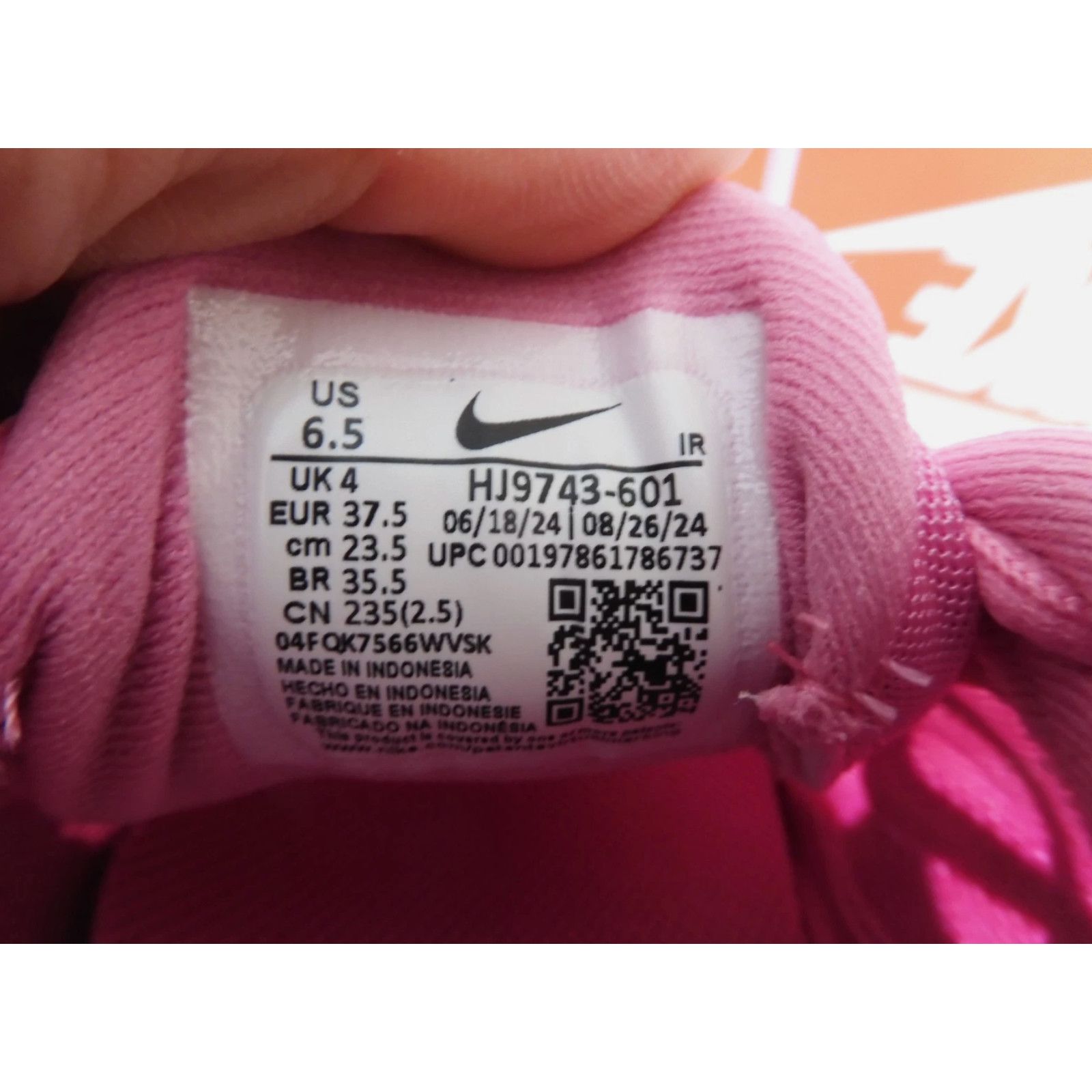 Nike Nike Air Max Plus SE Pink-Black Womens Sz 6.5 [HJ9743-601] Size US 6.5 / IT 36.5 - 8 Thumbnail