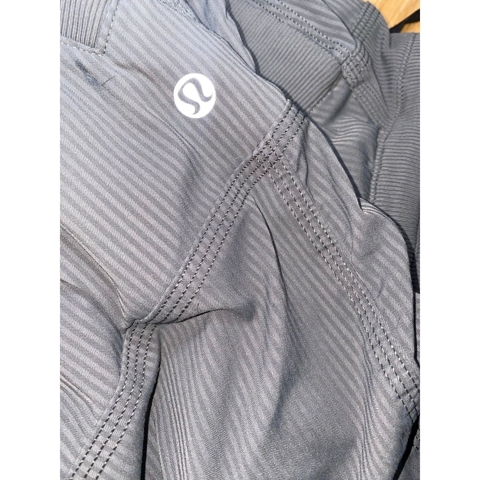 Lululemon Lululemon pant men size 8 gray very good condition Size US 35 - 4 Thumbnail