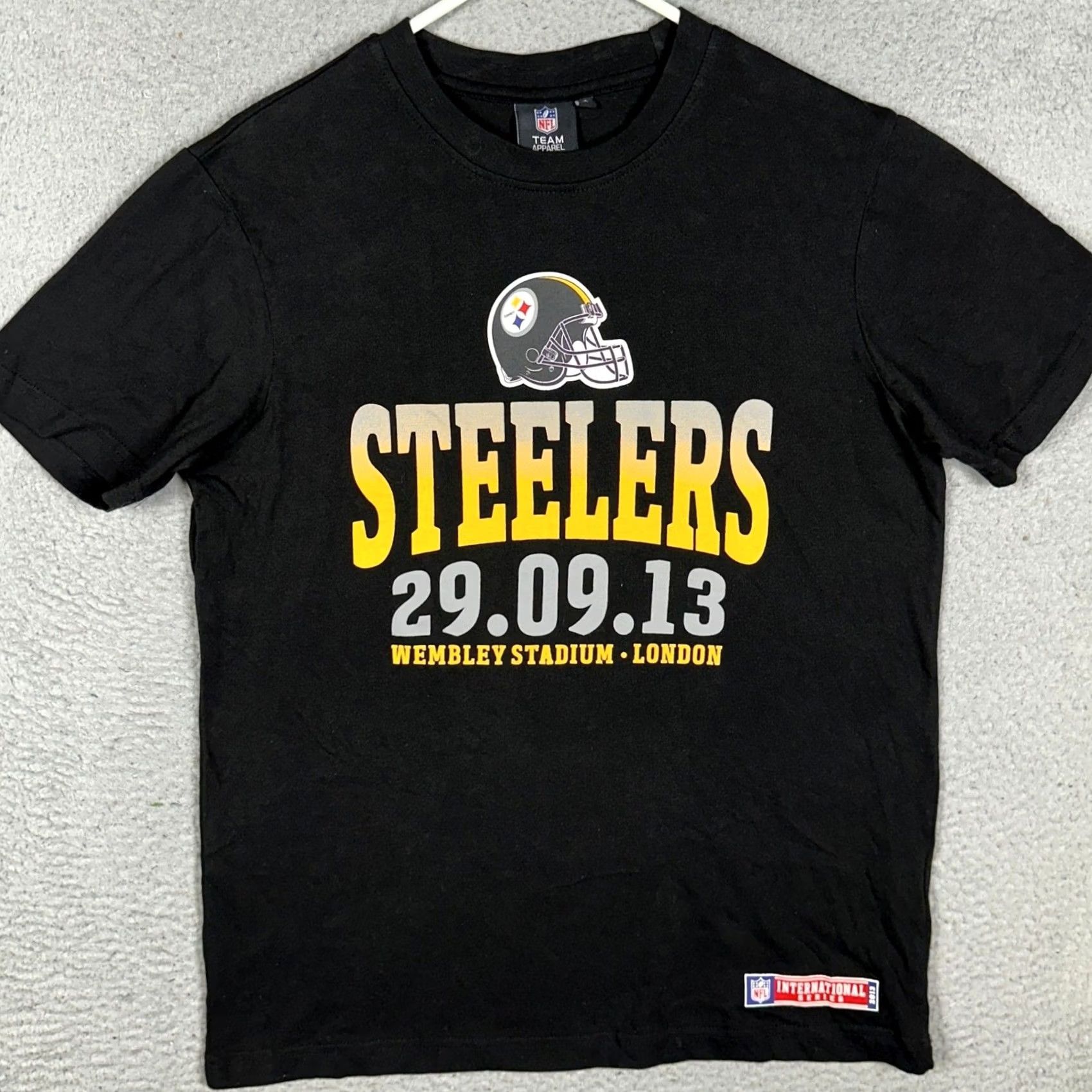 NFL Pittsburgh Steelers NFL T-Shirt Men Medium Black Wembley Stadium Graphic Tee EUC Size US M / EU 48-50 / 2 - 3 Thumbnail