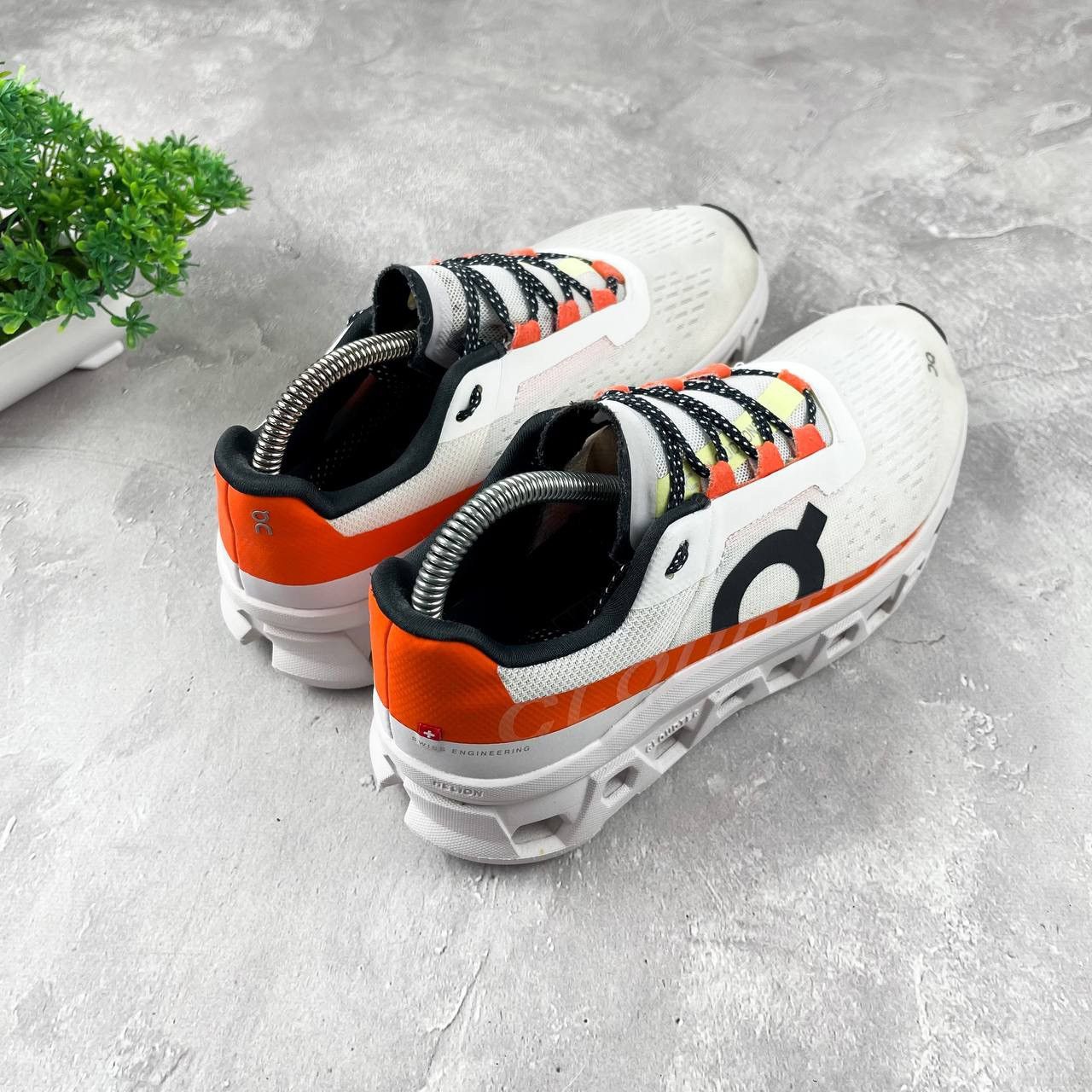 Other On Running Size US 8.5 / EU 41-42 - 3 Thumbnail