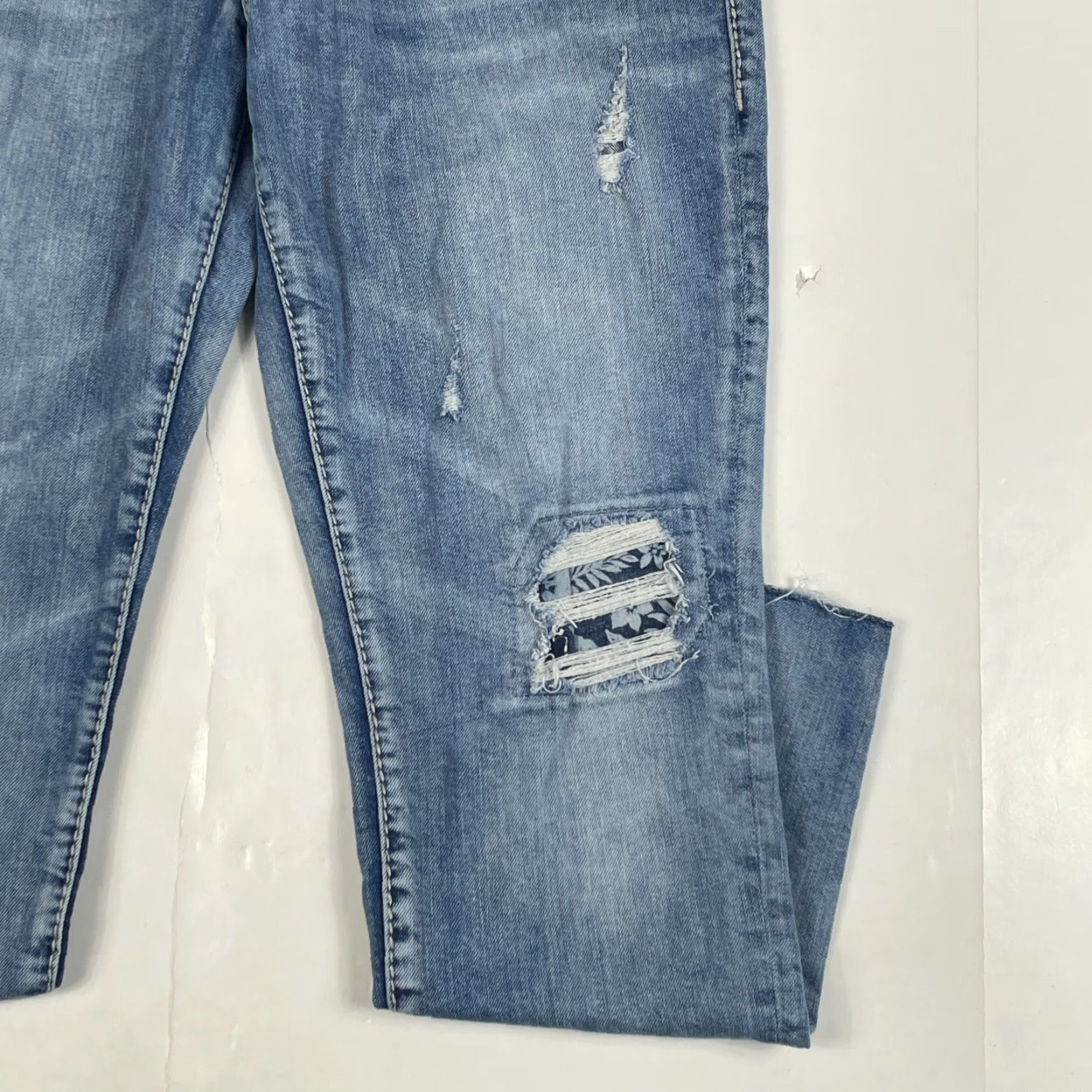 Silver Jeans Co. Silver Jeans Womens Jeans 30 x 26 Aiko Mid Ankle Skinny Light Wash Distressed 5-Pocket Denim Slim Regular Girls mens? Size 30" / US 8 / IT 44 - 4 Thumbnail