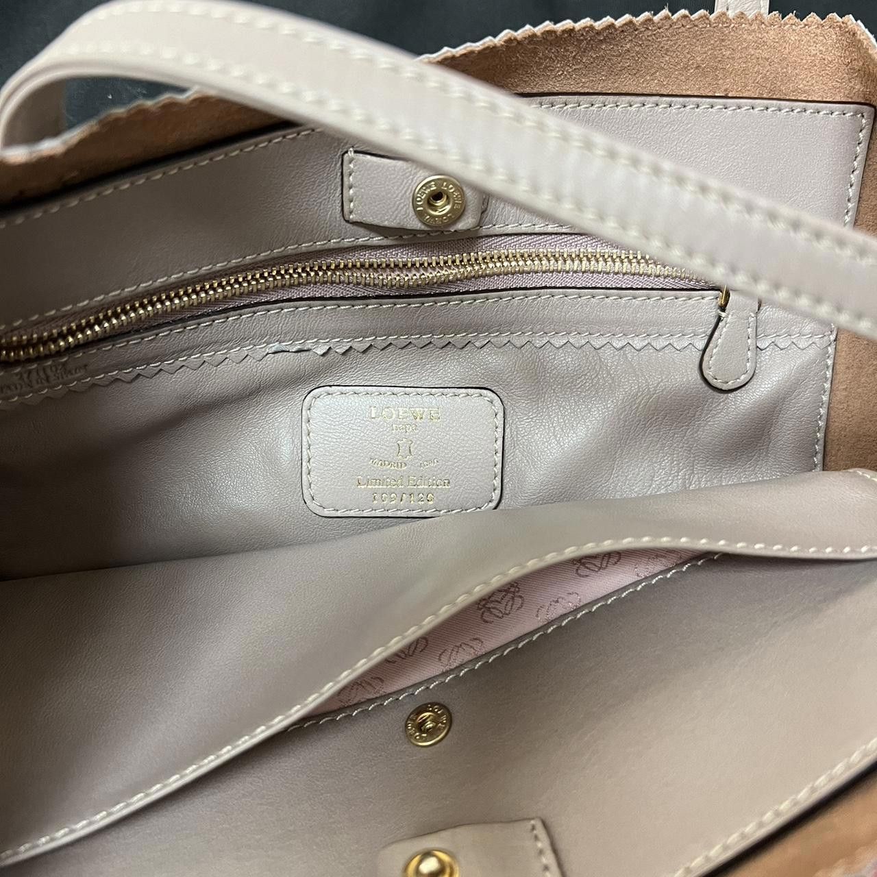Loewe Loewe Anagram Tassel Leather Bag Size ONE SIZE - 3 Thumbnail