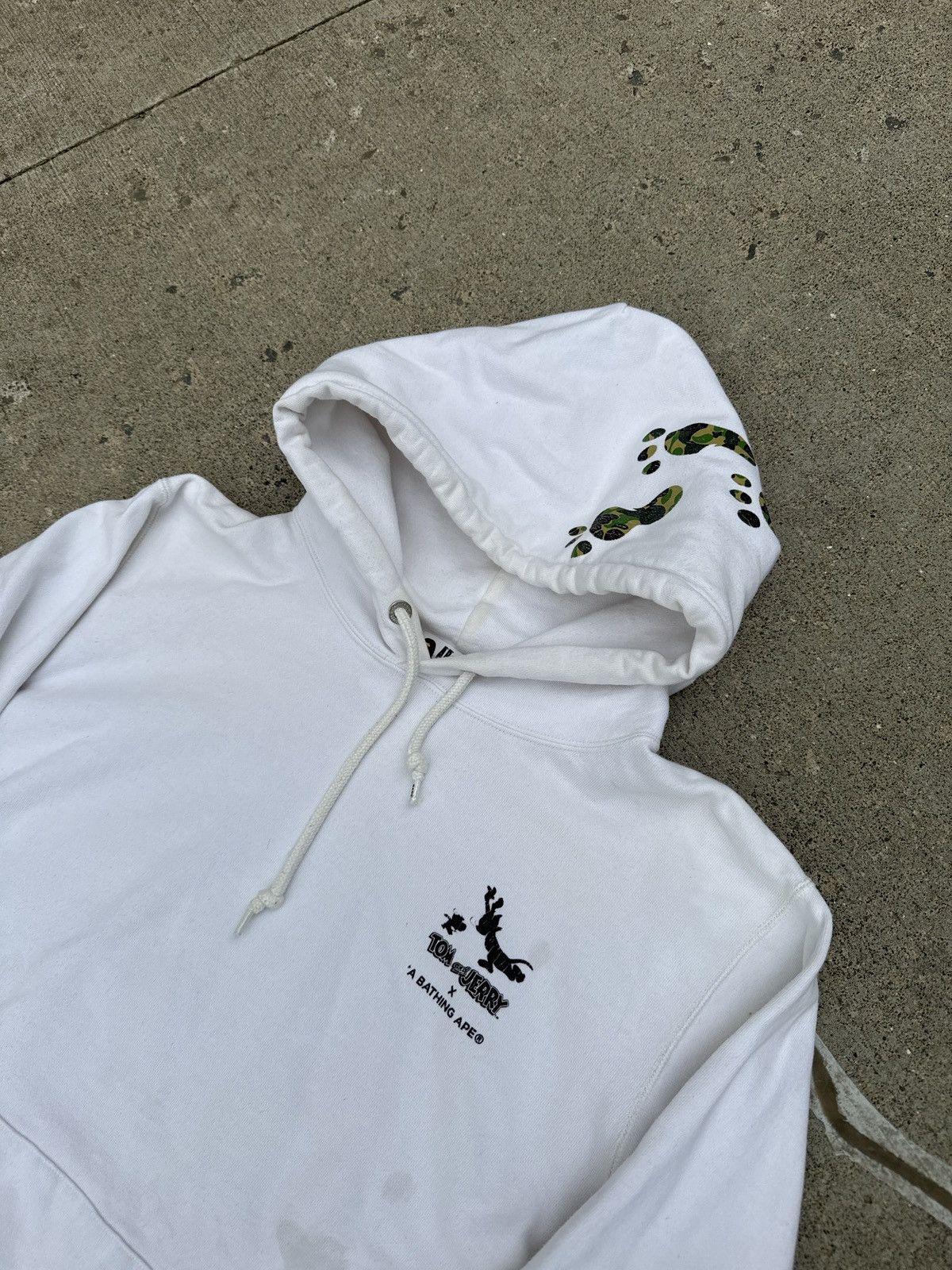 Bape Bape x Tom & Jerry Hoodie – White Graphic – Size XL Size US XL / EU 56 / 4 - 2 Thumbnail