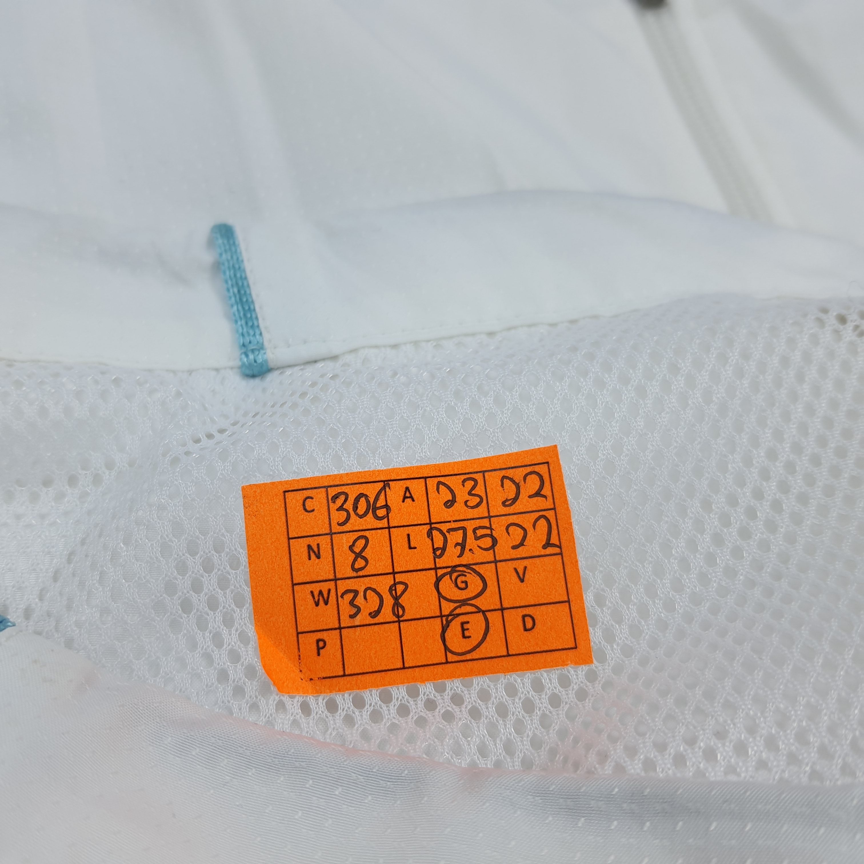 Nike Vintage Nike Windbreaker Jacket White Y2K Track Top C306N8 Size US L / EU 52-54 / 3 - 10 Thumbnail