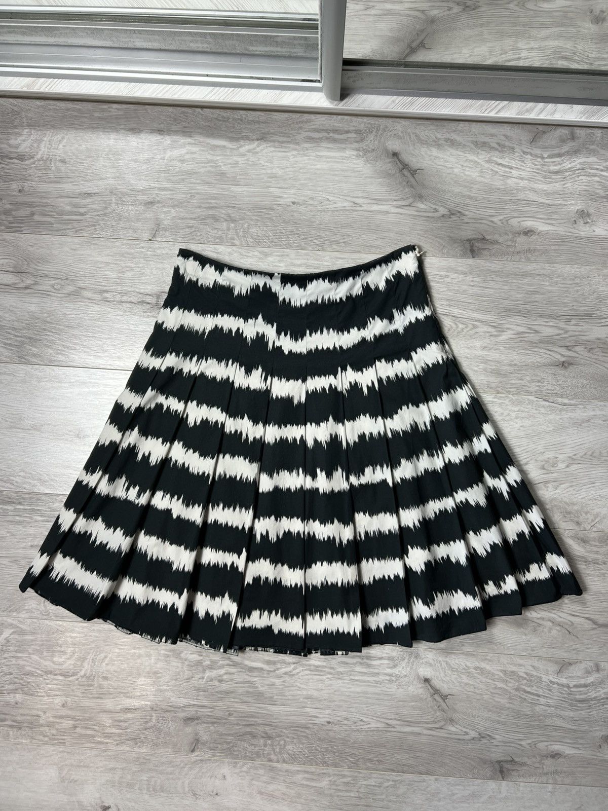 Prada Prada Milano 2013 Striped Skirt Size 40 Size 27" / US 4 / IT 40 - 1 Thumbnail