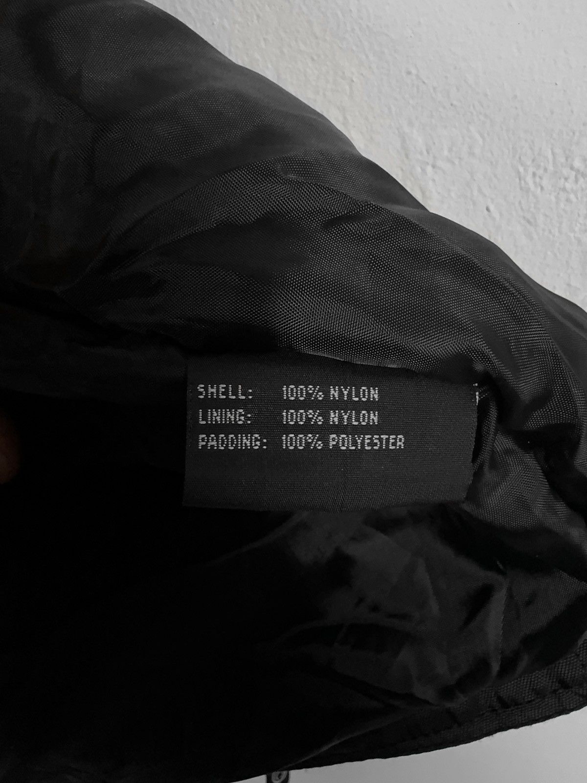 Vintage Lara Croft Merch Vintage Nylon Parka Size US L / EU 52-54 / 3 - 11 Thumbnail