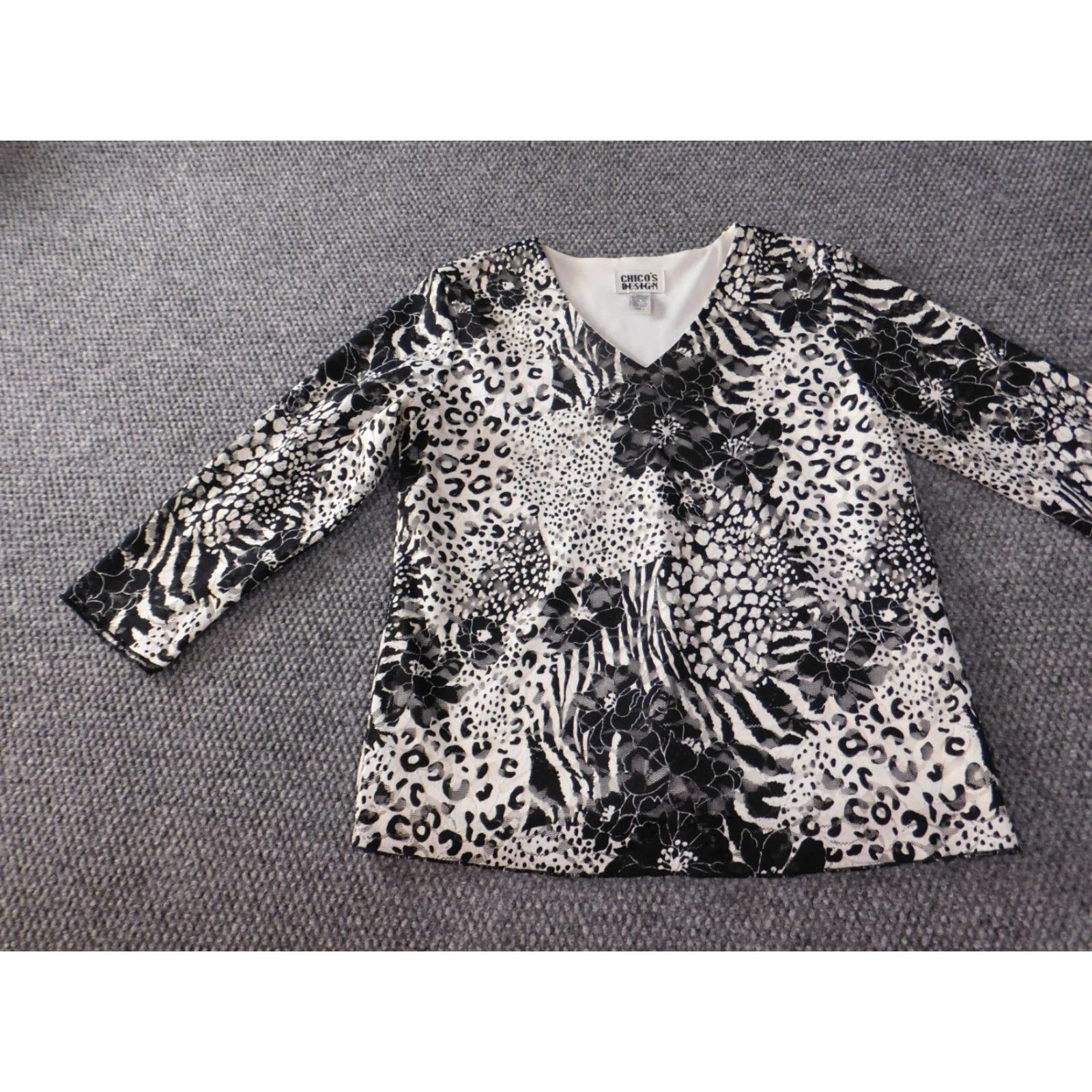 Vintage Chicos Blouse Shirt Womens V-Neck Floral Lined Polyester Spandex Rayon Pullover Button Casual Jazz Vintage No N/A 1 Black XS? Size XS / US 0-2 / IT 36-38 - 3 Thumbnail