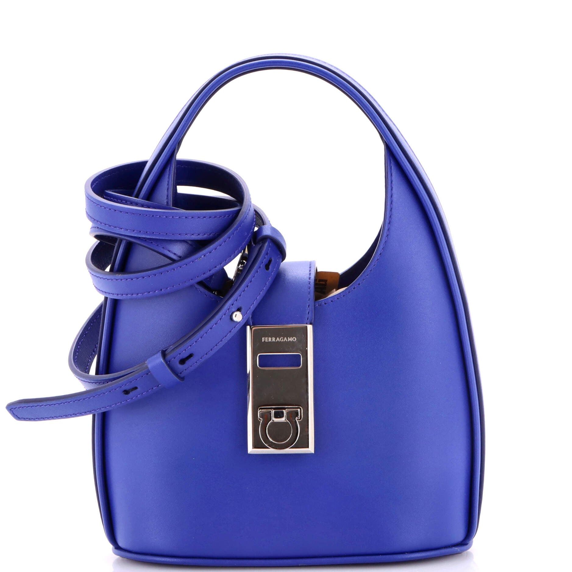 Salvatore Ferragamo Gancini Buckle Hobo Size ONE SIZE - 1 Thumbnail