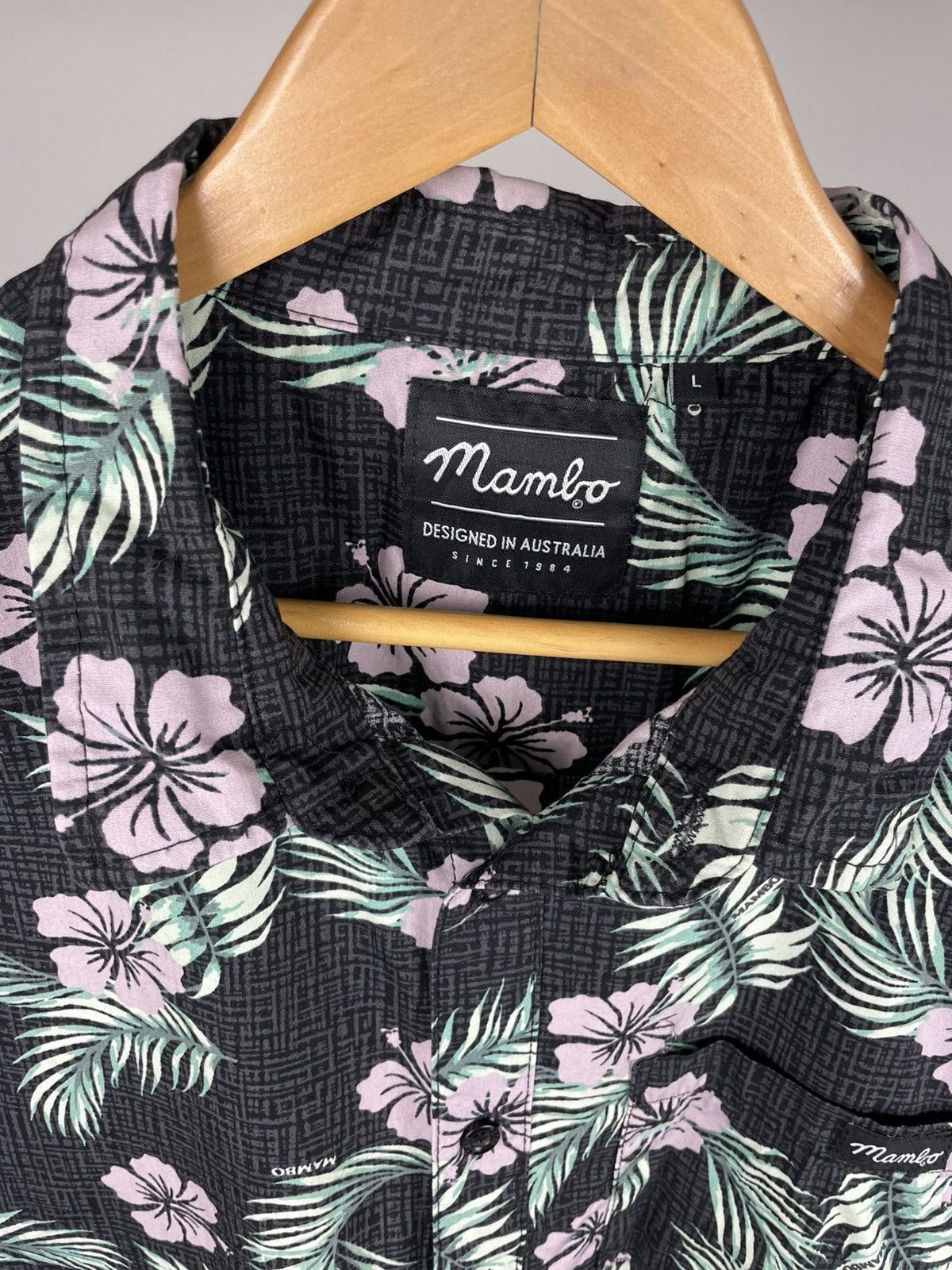 Mambo Mambo Hawaiian shirt short sleeve surfing Size US L / EU 52-54 / 3 - 4 Thumbnail