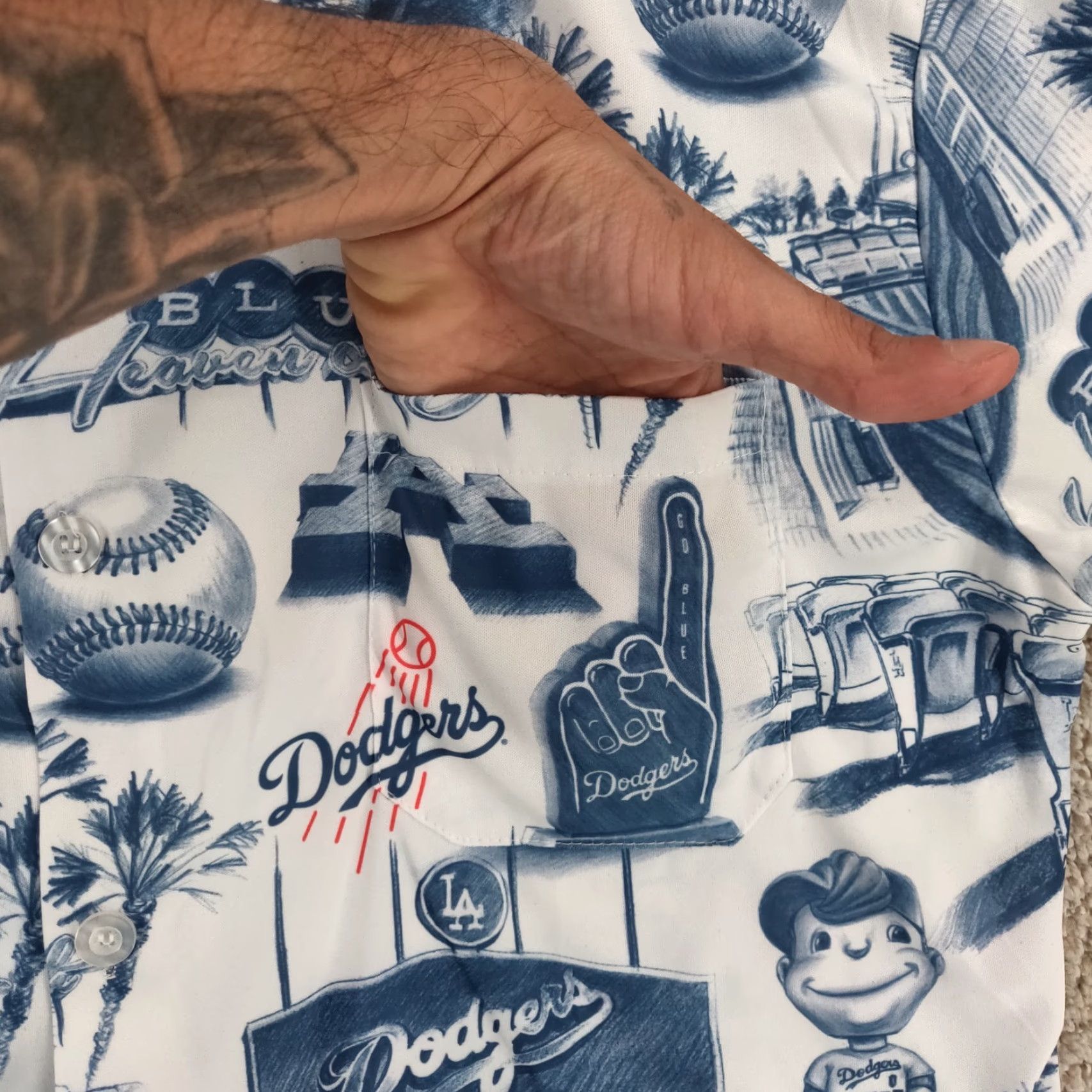 Gloverall LA Dodgers Hawaiian Shirt Mens Medium White Blue All Over Print Size US M / EU 48-50 / 2 - 7 Thumbnail