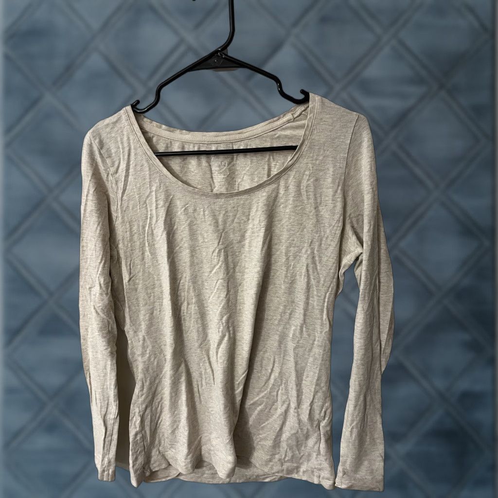 Lands' End Lands' End Shaped Fit Womens M Beige Long Sleeve Shirt Crewneck Top Cotton Regular Size Type T-Shirt Women Modern Classic Spring Size M / US 6-8 / IT 42-44 - 1 Thumbnail