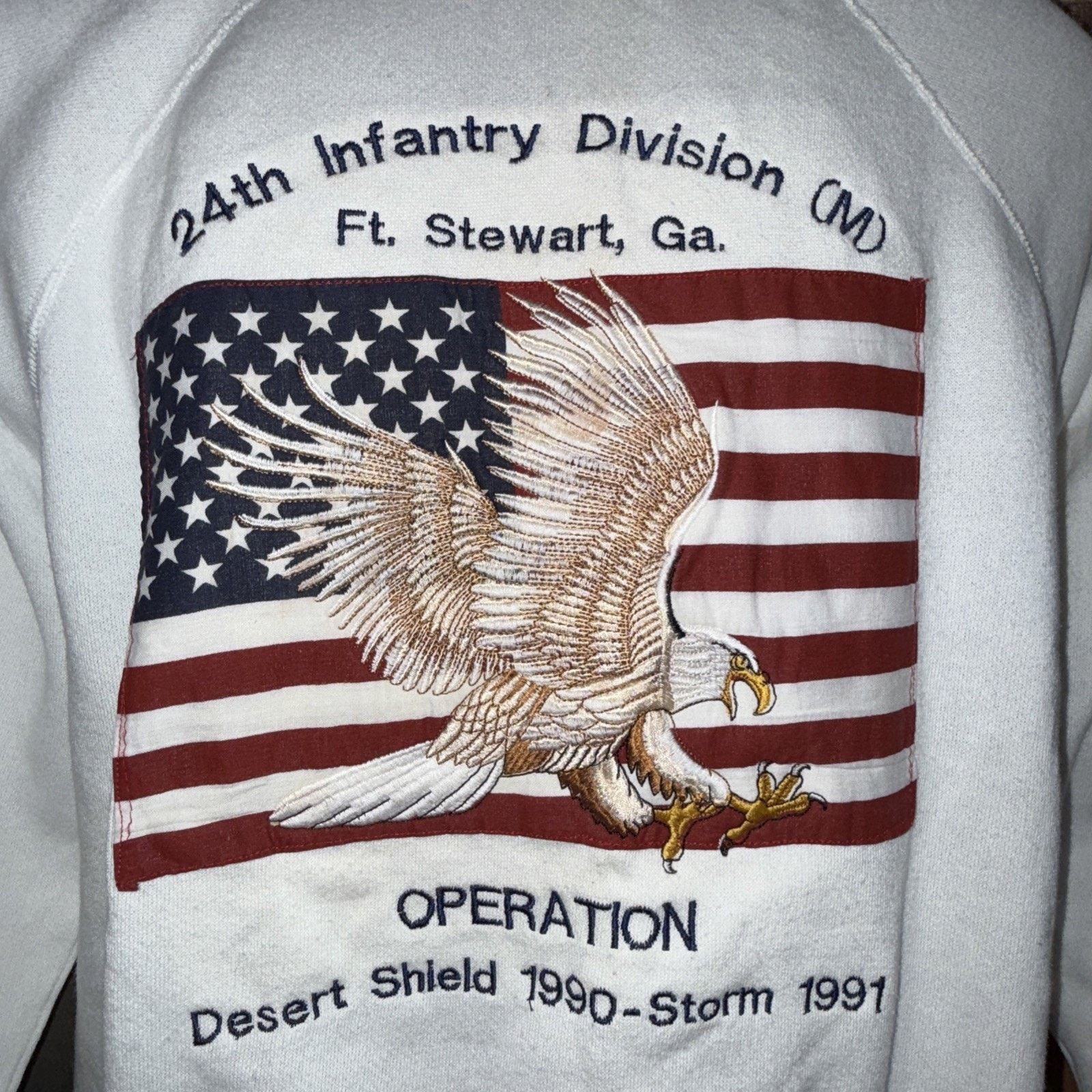 Hanes Vintage Desert Storm Shield 90’s Sweatshirt White XL Eagle Size US XL / EU 56 / 4 - 3 Thumbnail