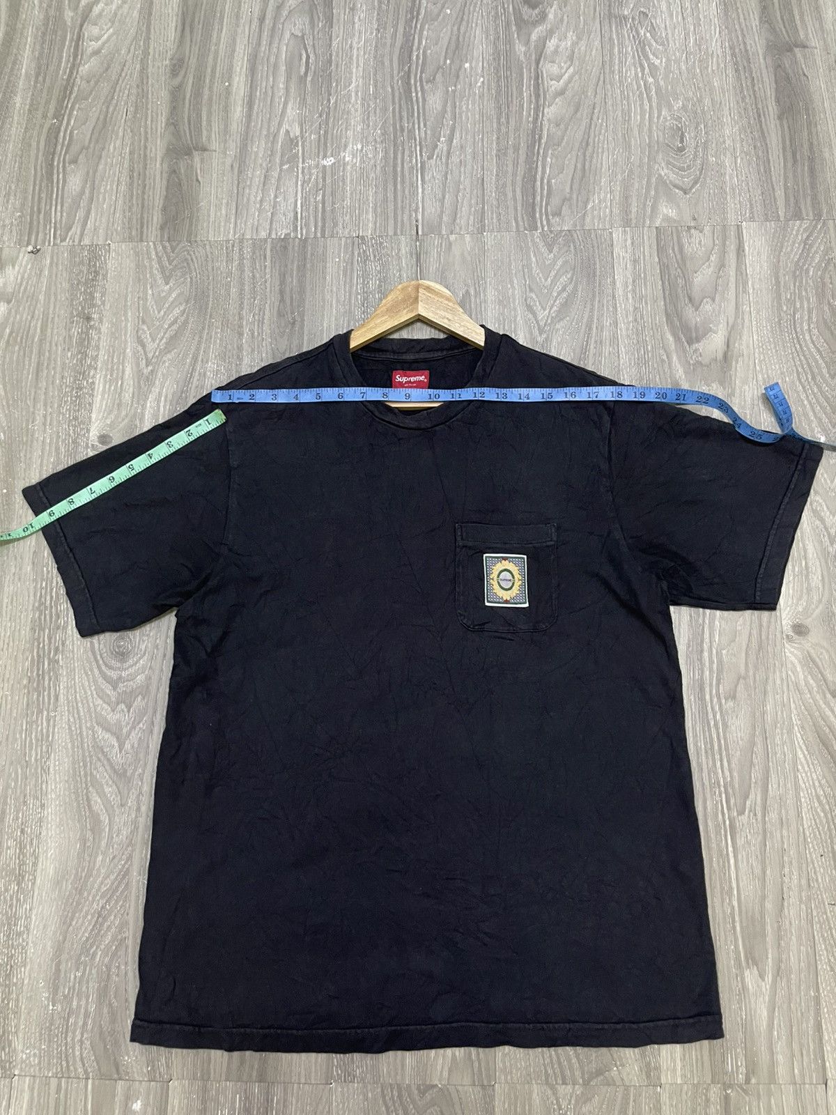 Supreme Supreme Crest Label Pocket Tee Black Size (M) Size US M / EU 48-50 / 2 - 12 Thumbnail