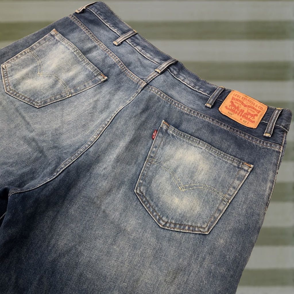Levi's Levi's 569 Shorts Men Regular 44x12 Denim Bermuda 15” Rise 5-Pocket Solid Blue Hip Hop Ameri Size US 44 / EU 60 - 1 Thumbnail