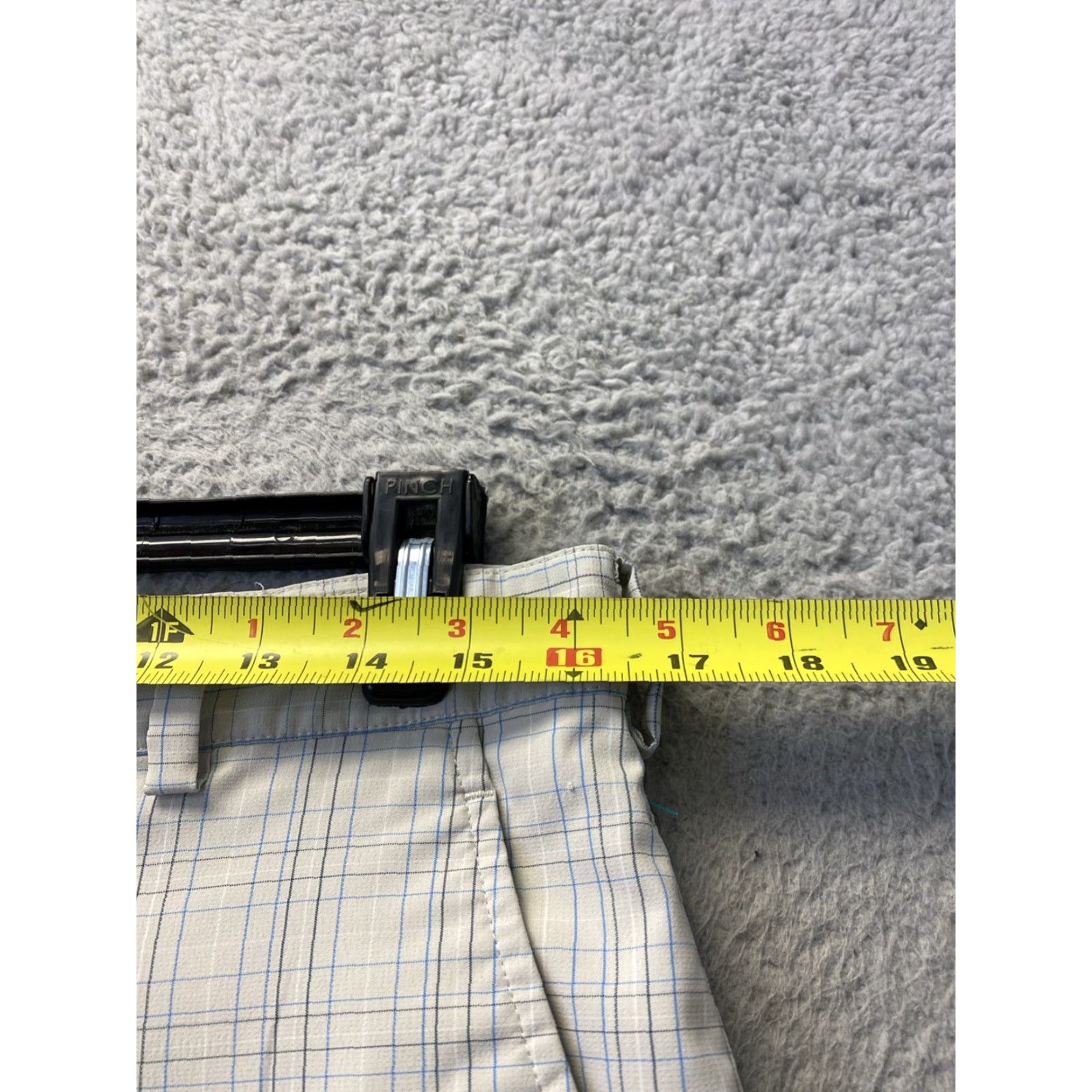 Nike Nike Flex Golf Shorts Mens 32 Beige Plaid Slim Waist 10in Inseam Breathable Lightweight Logo Zip Pocket Golf Casual Spring Summer Size US 32 / EU 48 - 2 Thumbnail