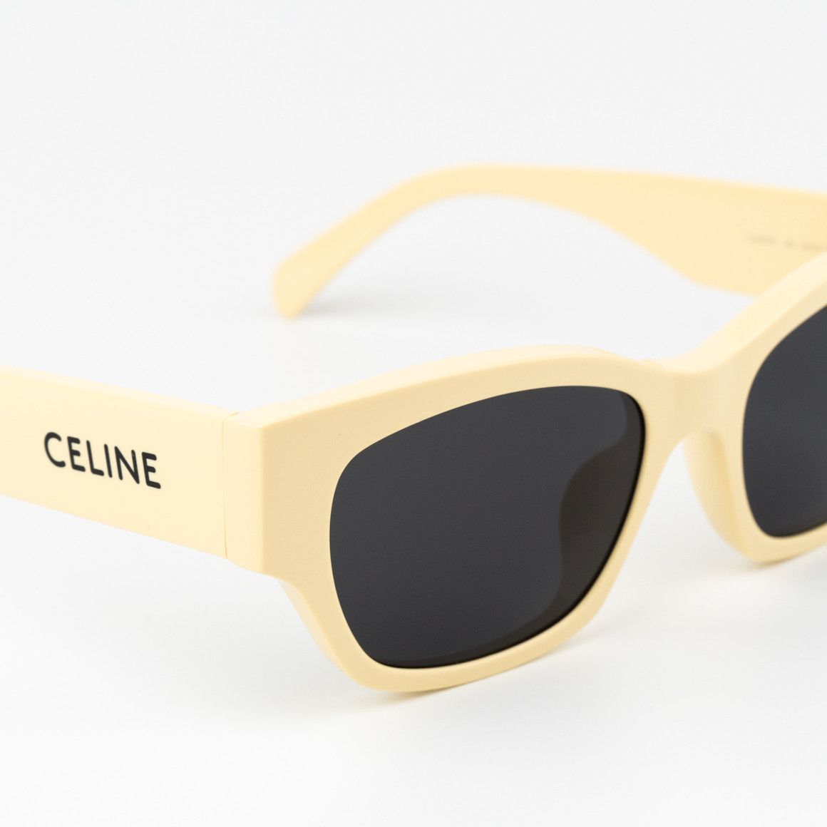Celine NEW Celine CL40197U 39A MONOCHROMS Unisex Cat Eye Sunglasses Size ONE SIZE - 8 Thumbnail