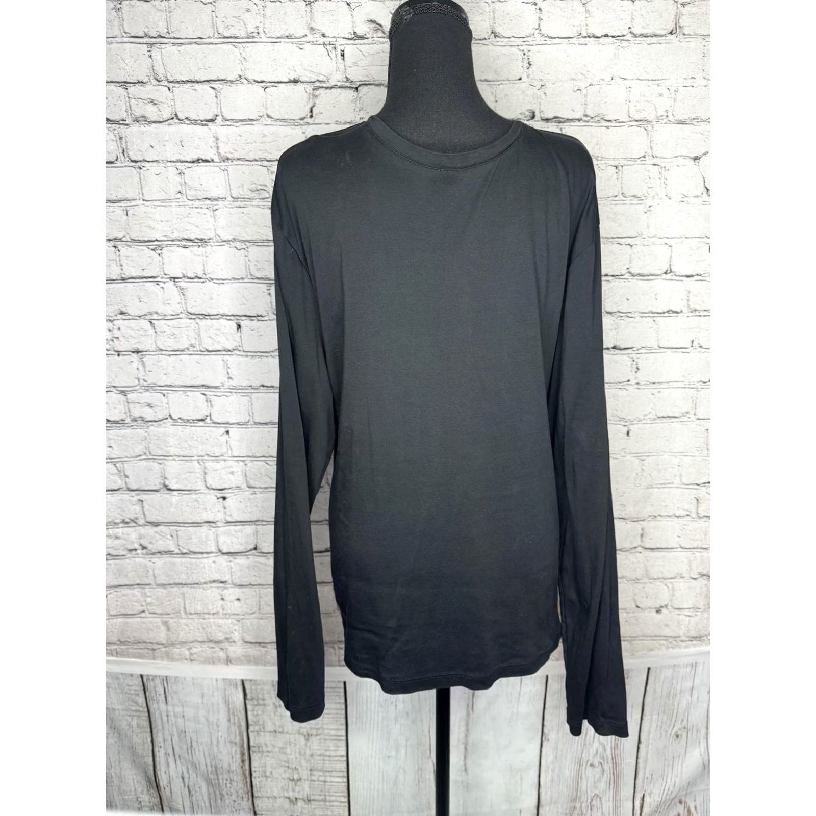 Banana Republic Banana Republic Men Shirt XL Black Long Sleeve Crew Neck Luxe Touch Performance Solid Shirt Size US XL / EU 56 / 4 - 5 Thumbnail