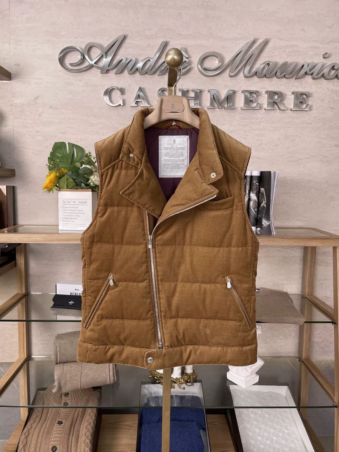Brunello Cucinelli Brunello Cucinelli Brown Down Vest Size US S / EU 44-46 / 1 - 1 Thumbnail
