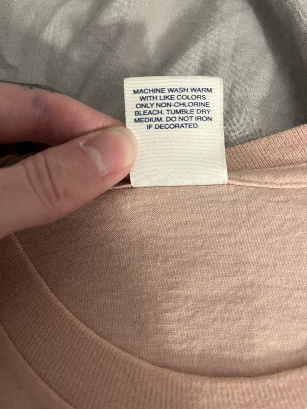 Supreme Supreme Araki Tee Pink Size US L / EU 52-54 / 3 - 3 Thumbnail