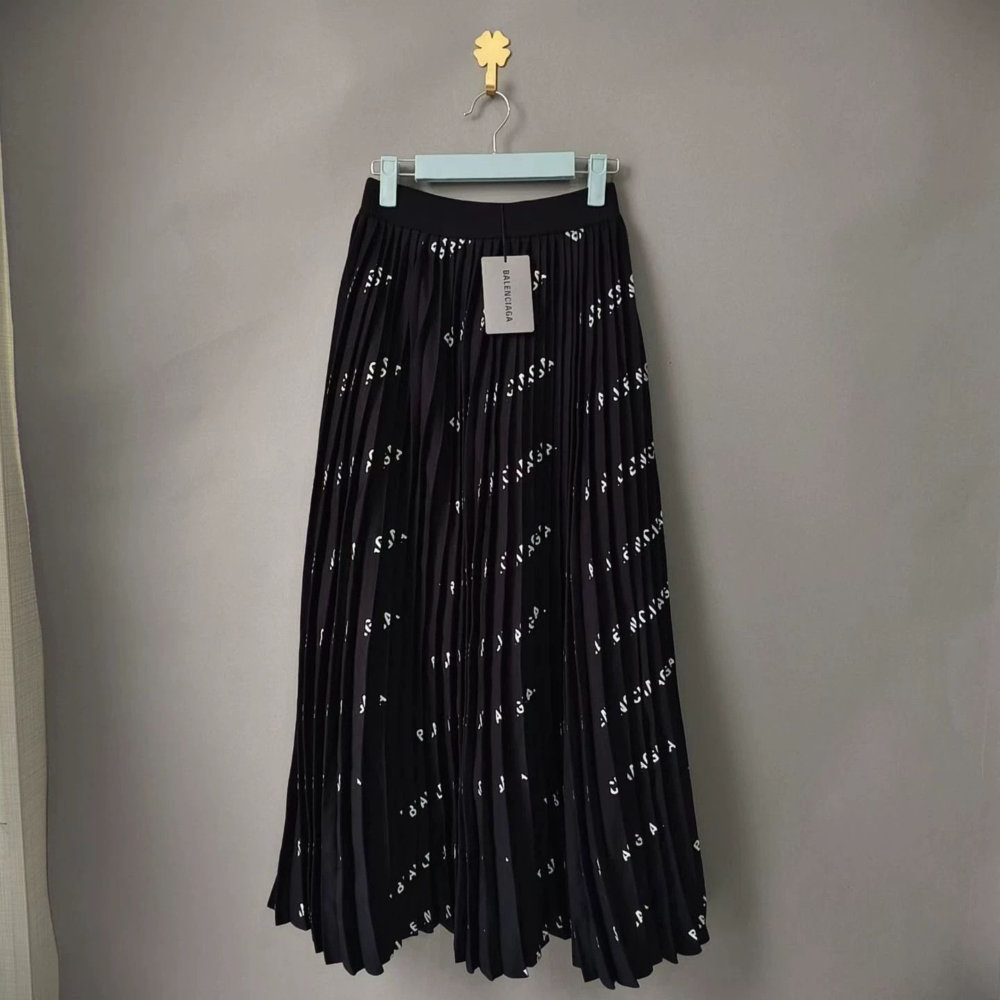 Balenciaga Balenciaga Black Pleated Skirt XS NWT Size 24" / US 00 / IT 34 - 1 Thumbnail