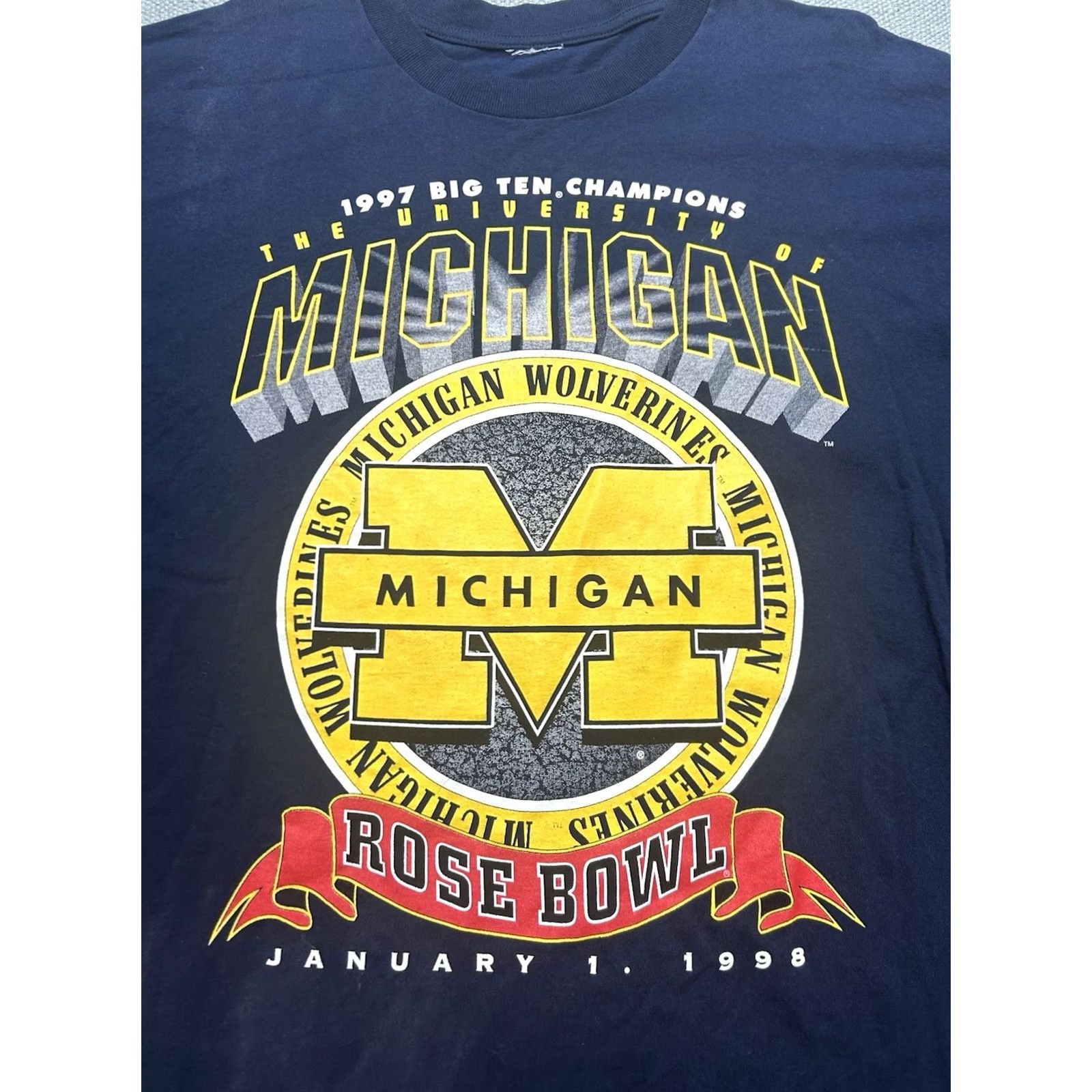 Vintage VINTAGE 90s Michigan Wolverines T-Shirt University of Michigan Rose Bowl 1998 XL Pink Mens Graphic T-Shirt Size US XL / EU 56 / 4 - 2 Thumbnail