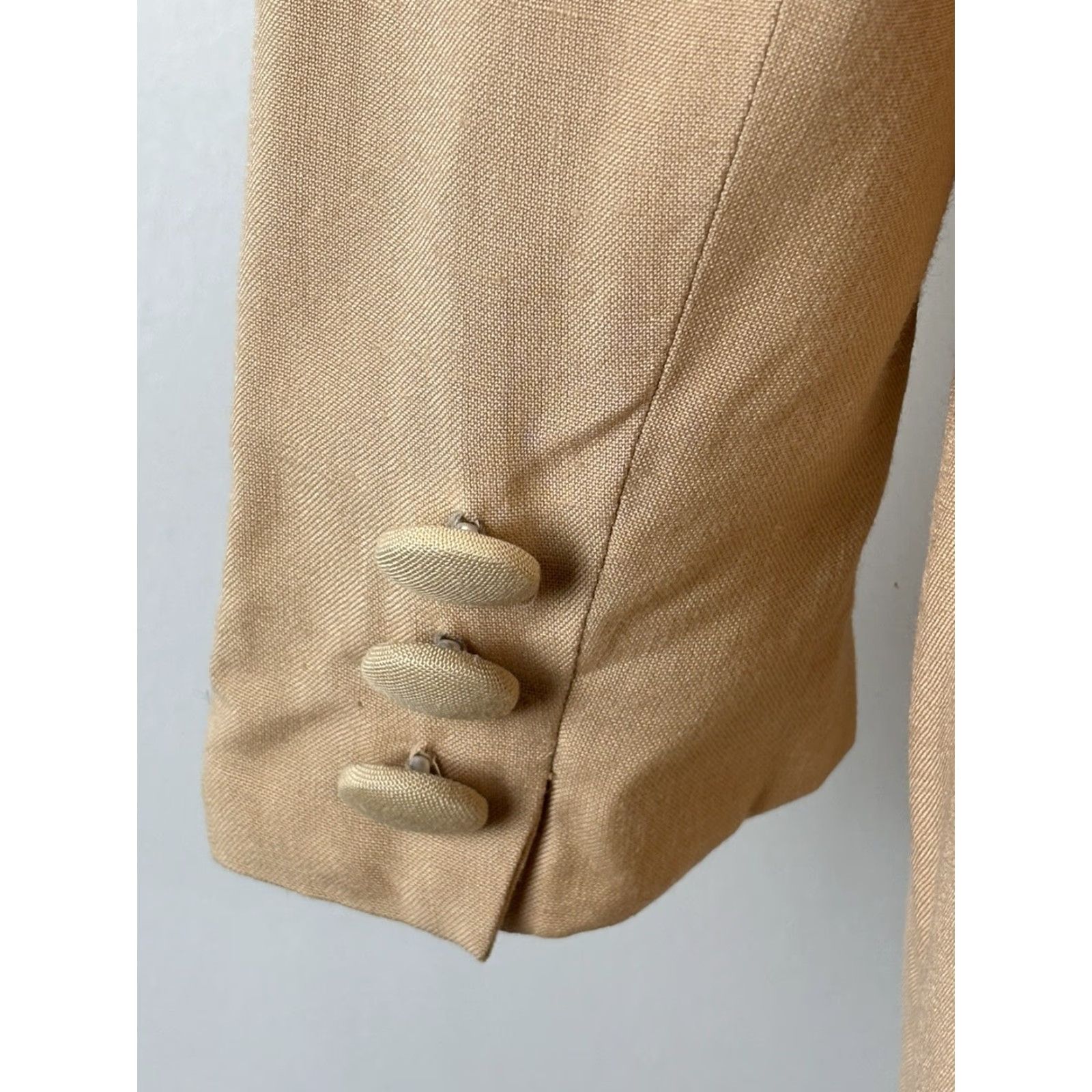 Jones New York VINTAGE Jones New York Blazer Jacket - Blazer, Women, Size 10, Beige Linen Blend, One-Button, Long Sleeve, USA Made, Academia Style Size L / US 10 / IT 46 - 7 Thumbnail