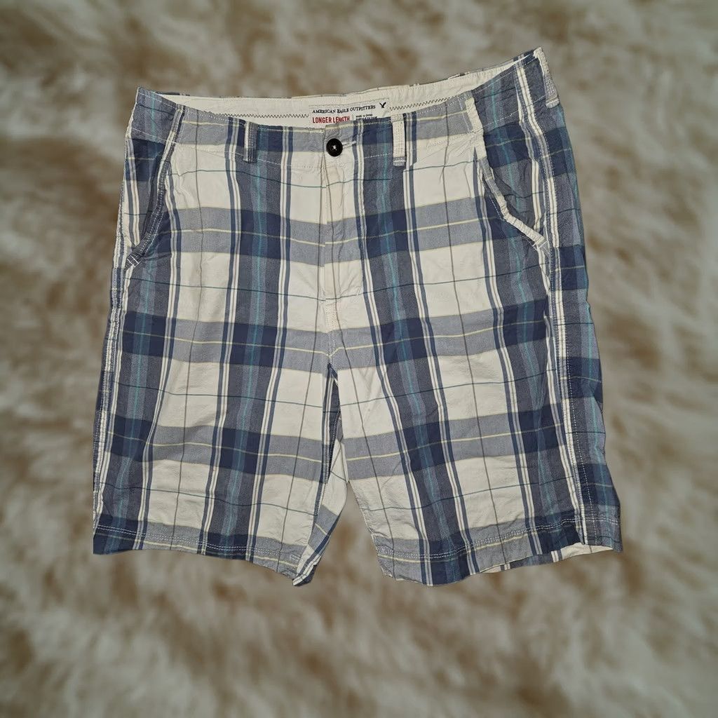 American Eagle Outfitters American Eagle Outfitters Longer Length Shorts Mens 38 Blue Plaid Cotton Casual Bermuda Shorts Mens 38 Blue Plaid Cotton Casual 90s Preppy Logo Pocket Size US 38 / EU 54 - 1 Thumbnail