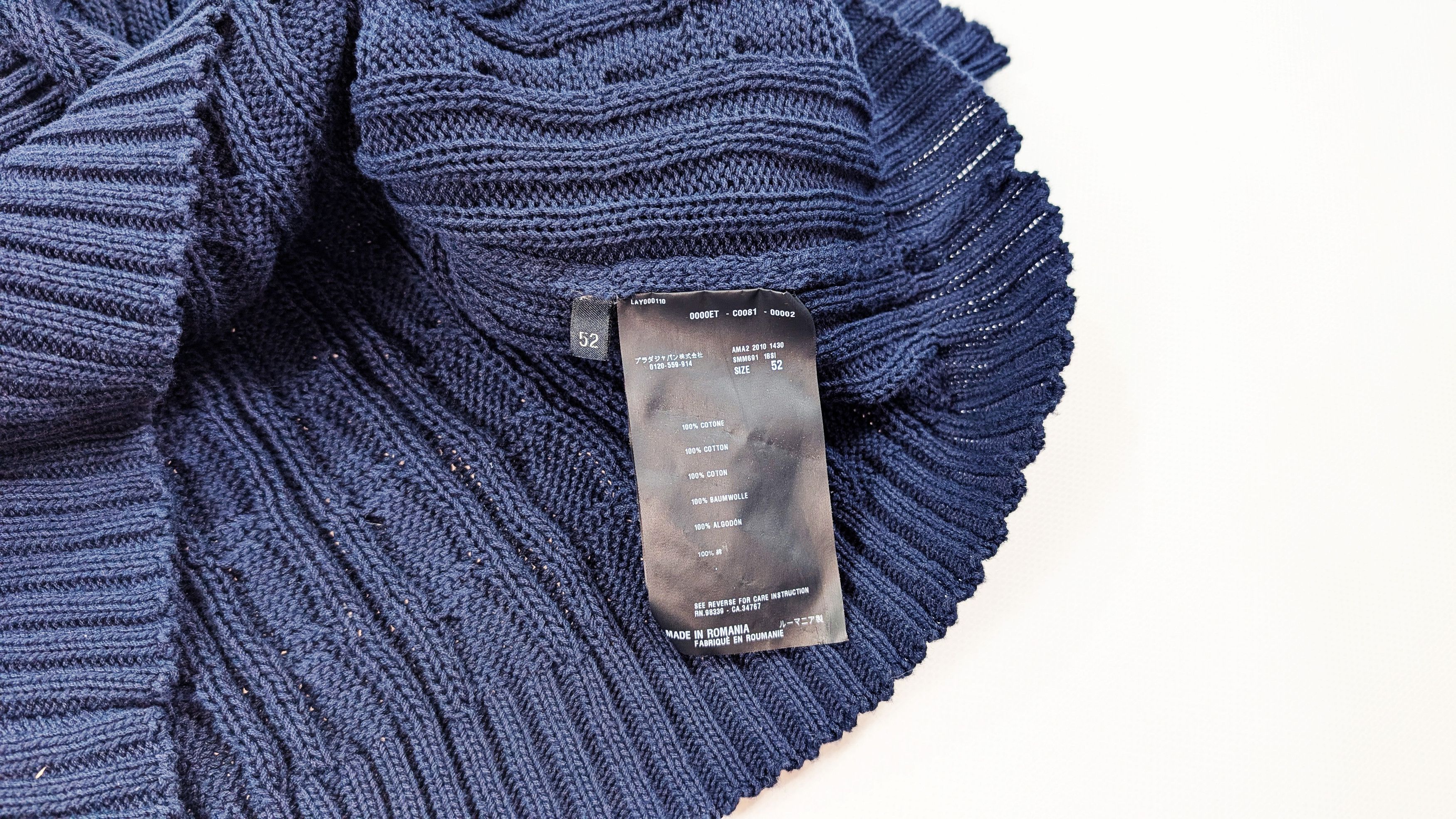 Prada Prada Black Tab Cable Knit V-Neck Cotton Pullover Size 52 Size US L / EU 52-54 / 3 - 7 Thumbnail