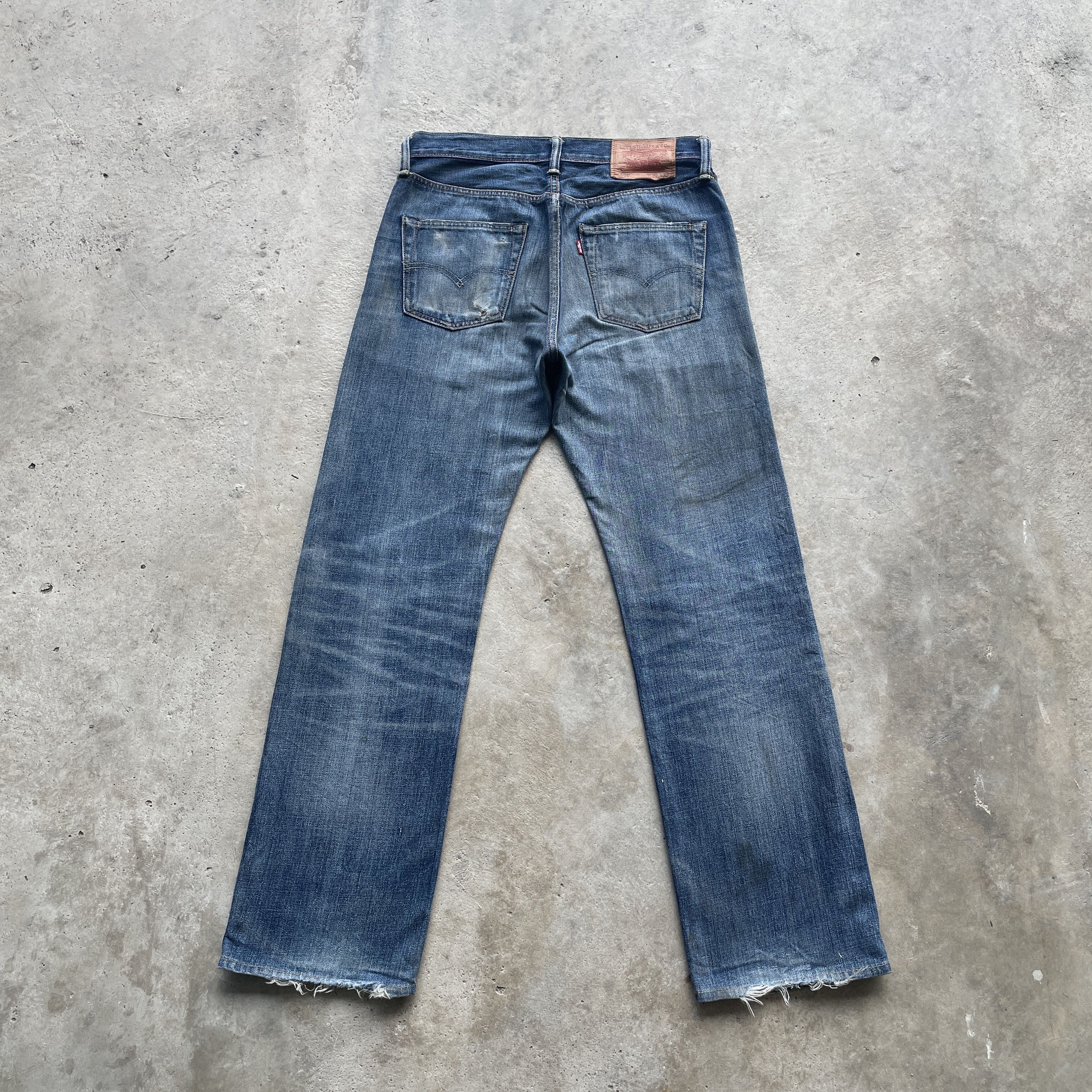 Levi's LEVI’S 501 FLY BUTTON DENIM FADED DISTRESSED JEANS PANTS W31 Size US 31 - 12 Thumbnail