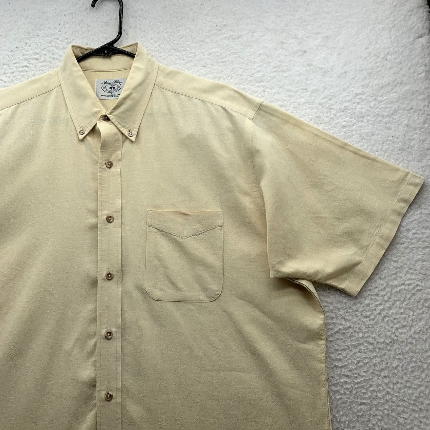 Brooks Brothers VINTAGE Brooks Brothers Sport Shirt Mens Large L Yellow Linen Blend USA Made Preppy Comfort Short Sleeve Button-Down Collared Size US L / EU 52-54 / 3 - 3 Thumbnail