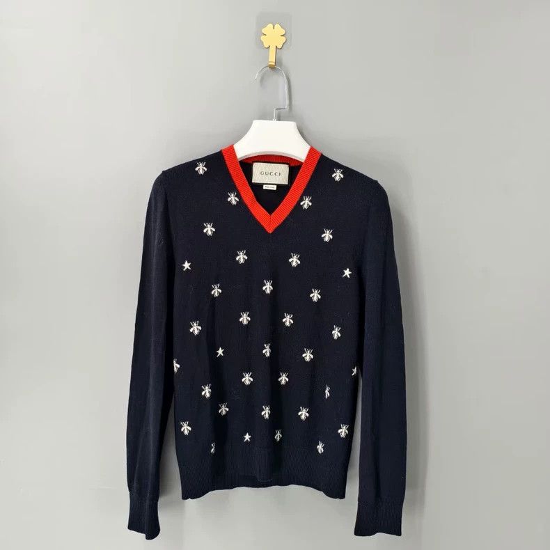 Gucci Gucci Little bee embroidered v-neck sweater Size US S / EU 44-46 / 1 - 1 Thumbnail