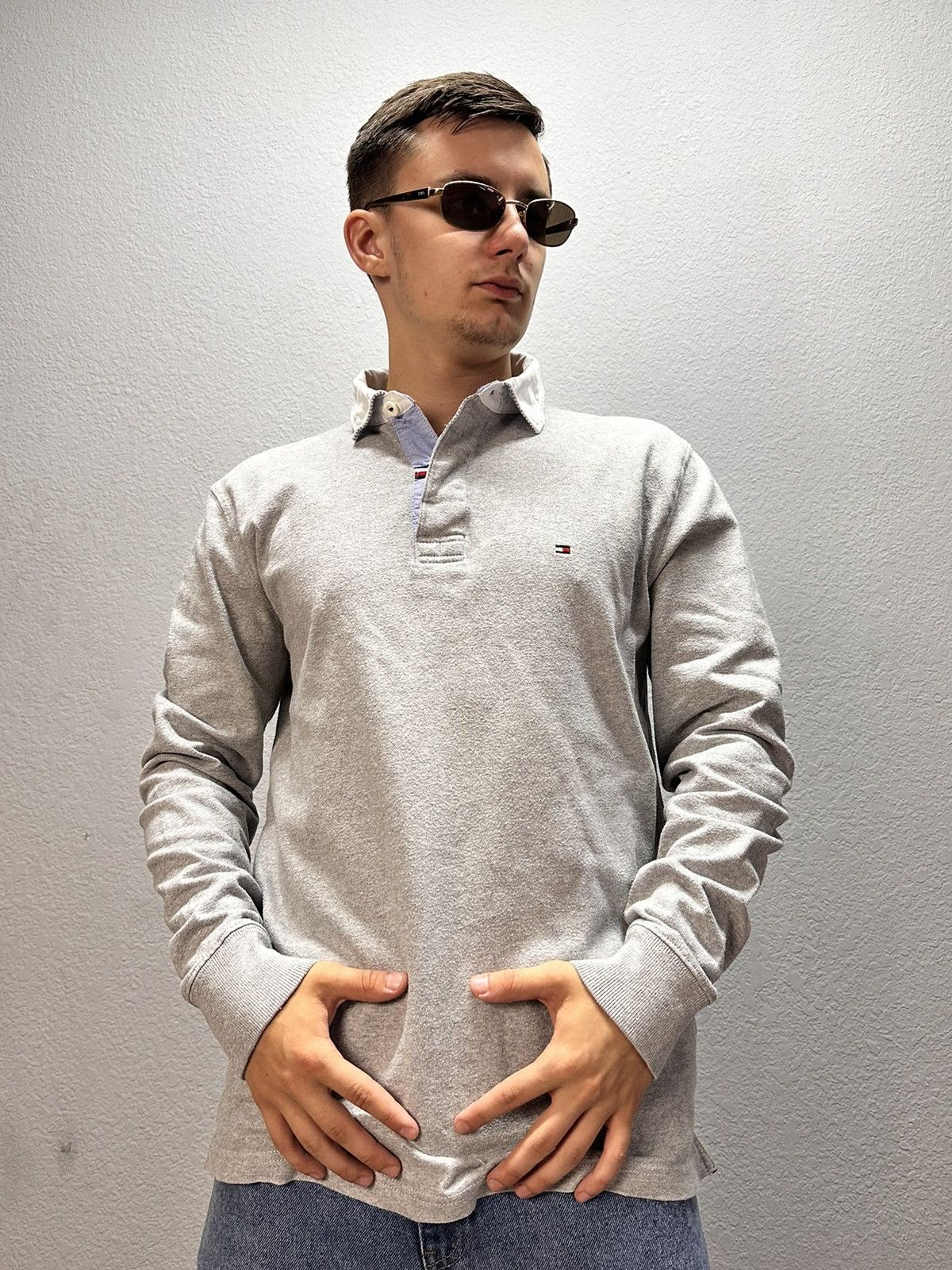 Japanese Brand Vintage Tommy Hilfiger regby long sleeve faded sk8 Y2K Size US L / EU 52-54 / 3 - 1 Thumbnail