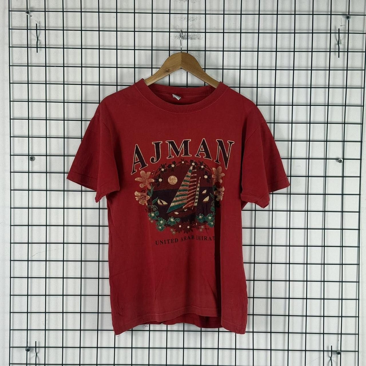 Vintage Vintage T shirt Graphic Tee Souvenir UAE Spellout 90s Size US M / EU 48-50 / 2 - 1 Thumbnail